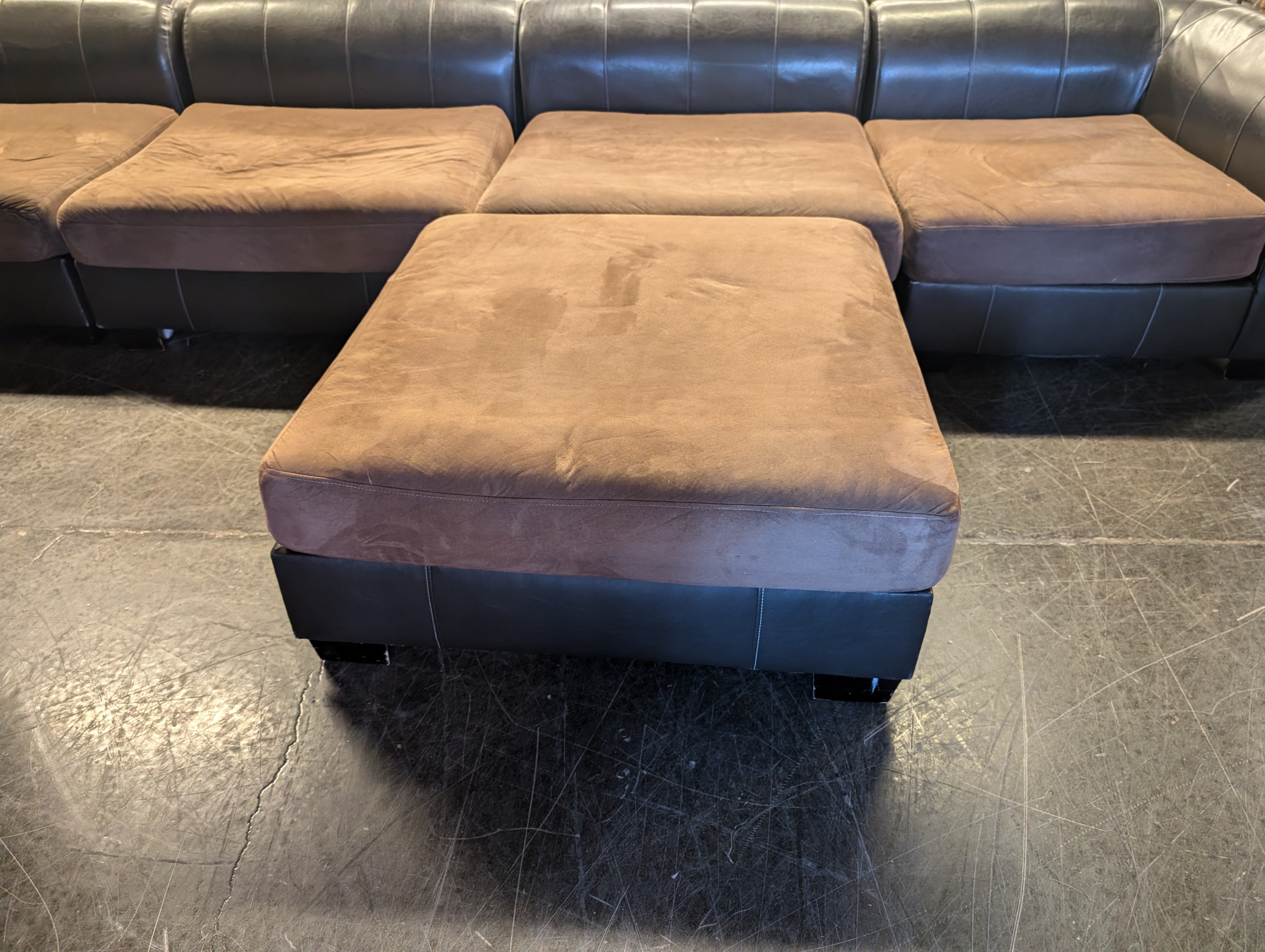 Spacious Brown Sectional Sofa with Chaise Lounge
