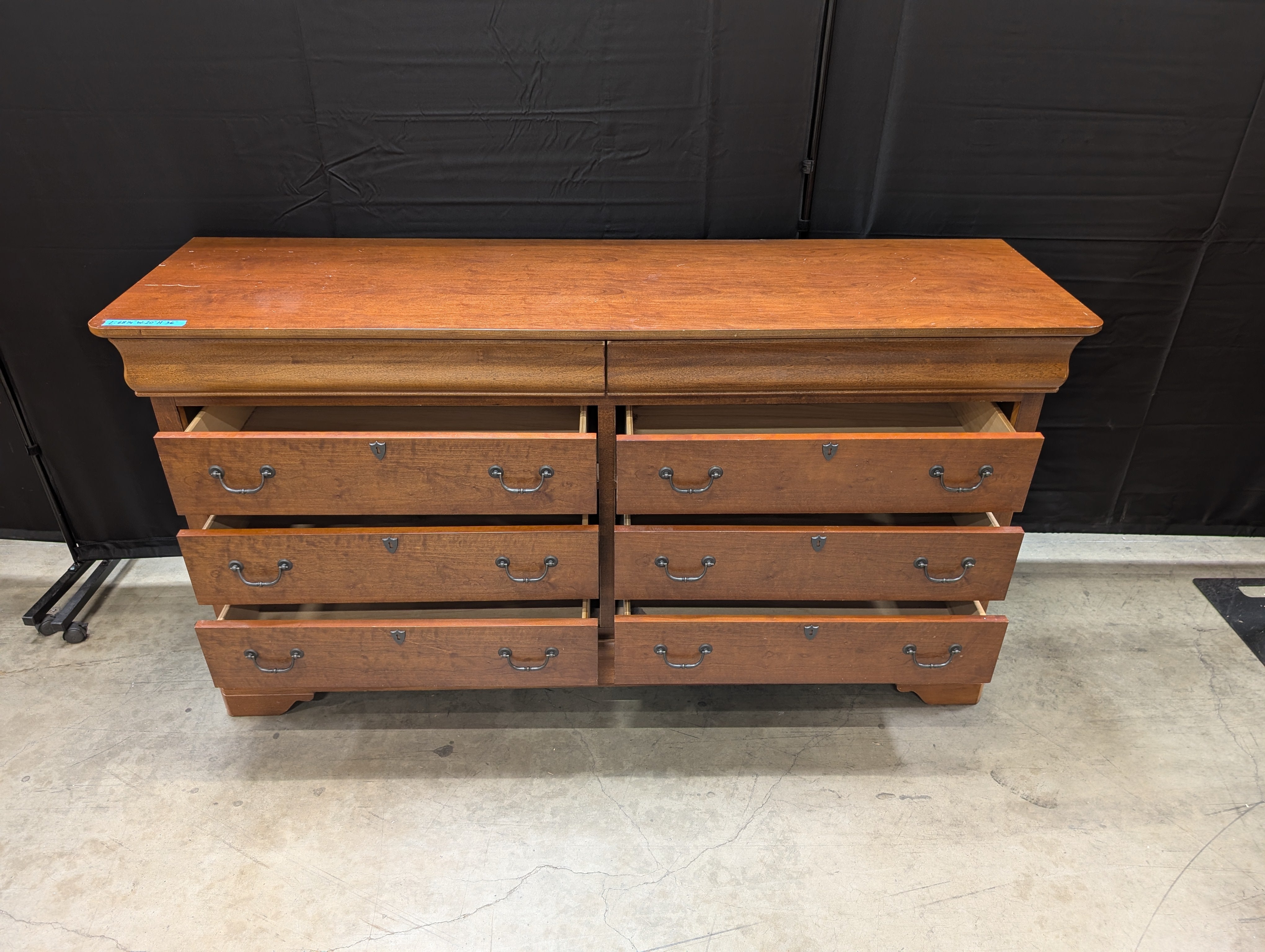 Bassett Traditional Eight-Drawer Wooden Dresser