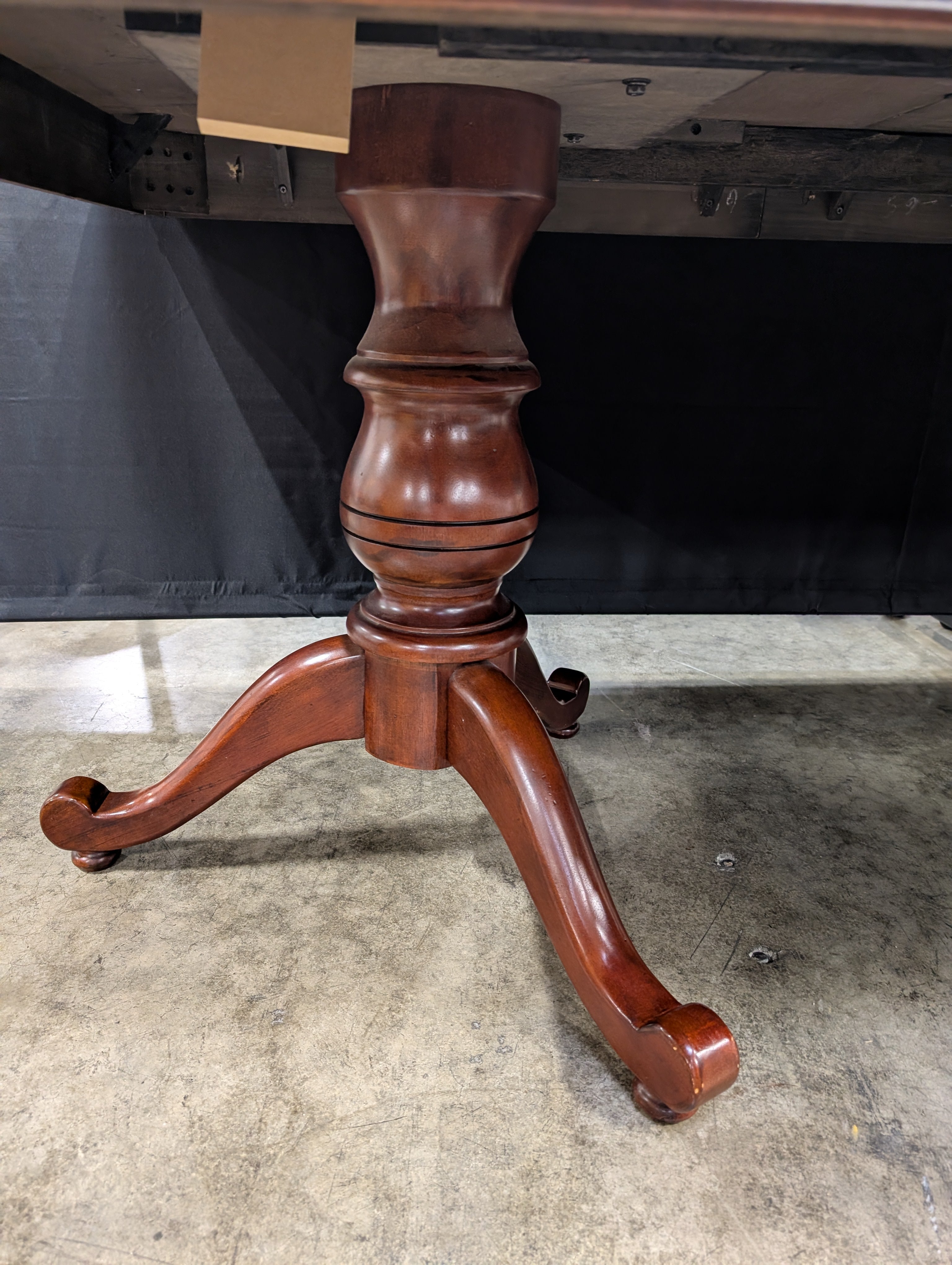 Traditional Dark Wood Rectangular Dining Table