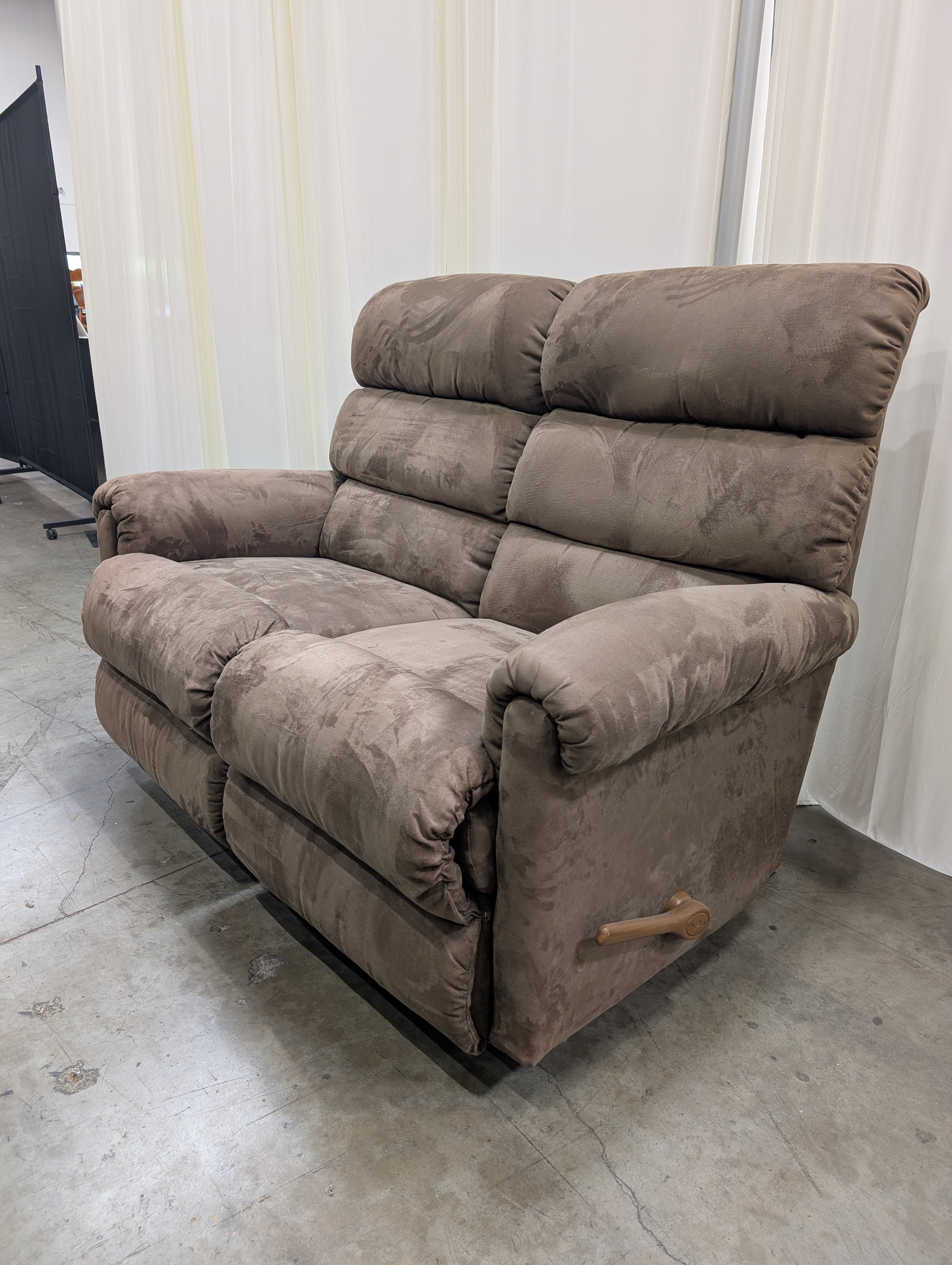 Dual Reclining Two-Seat Loveseat in Brown Microfiber