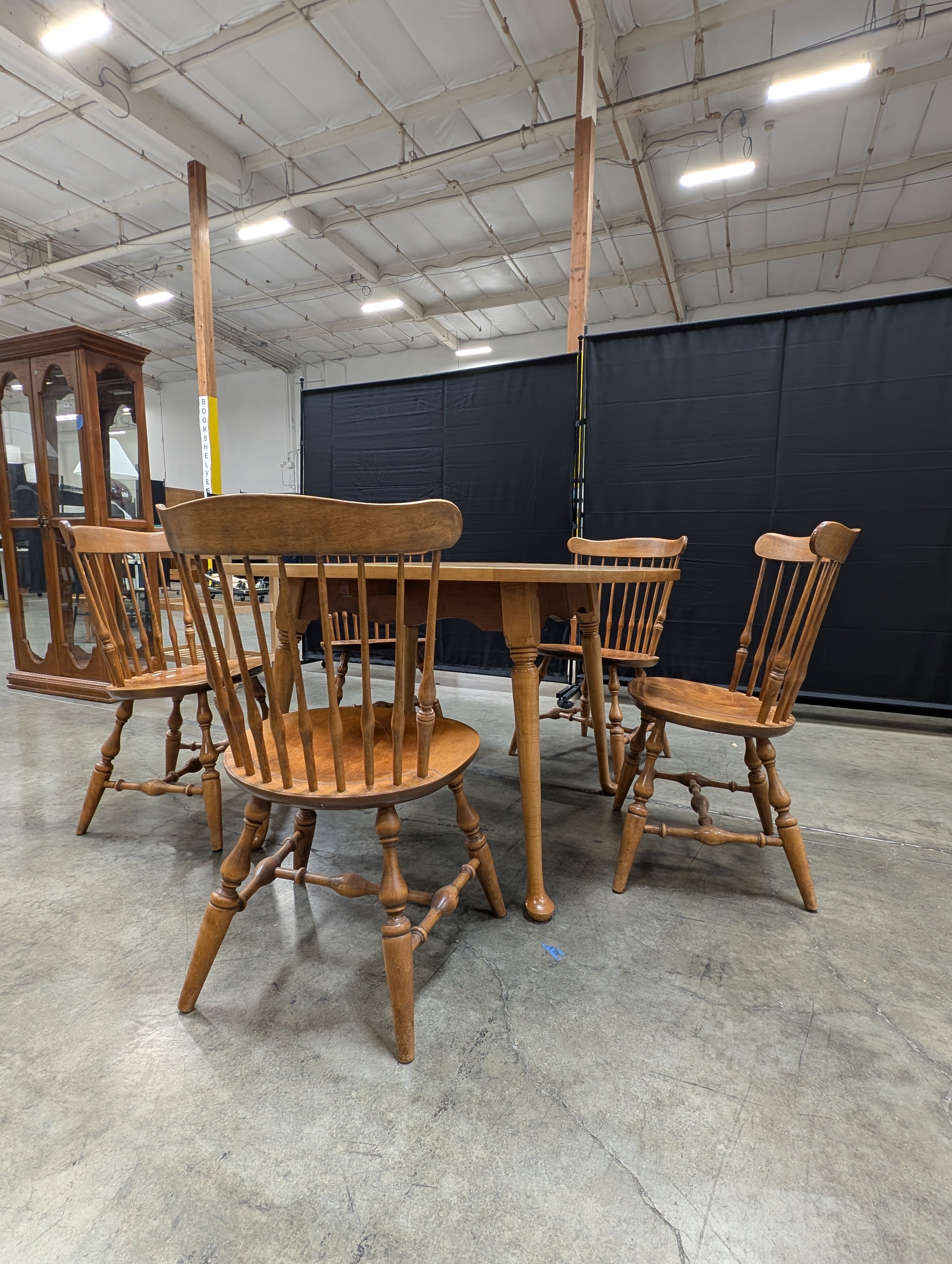 Nichols & Stone Dining Set | Round Table and Five Chairs