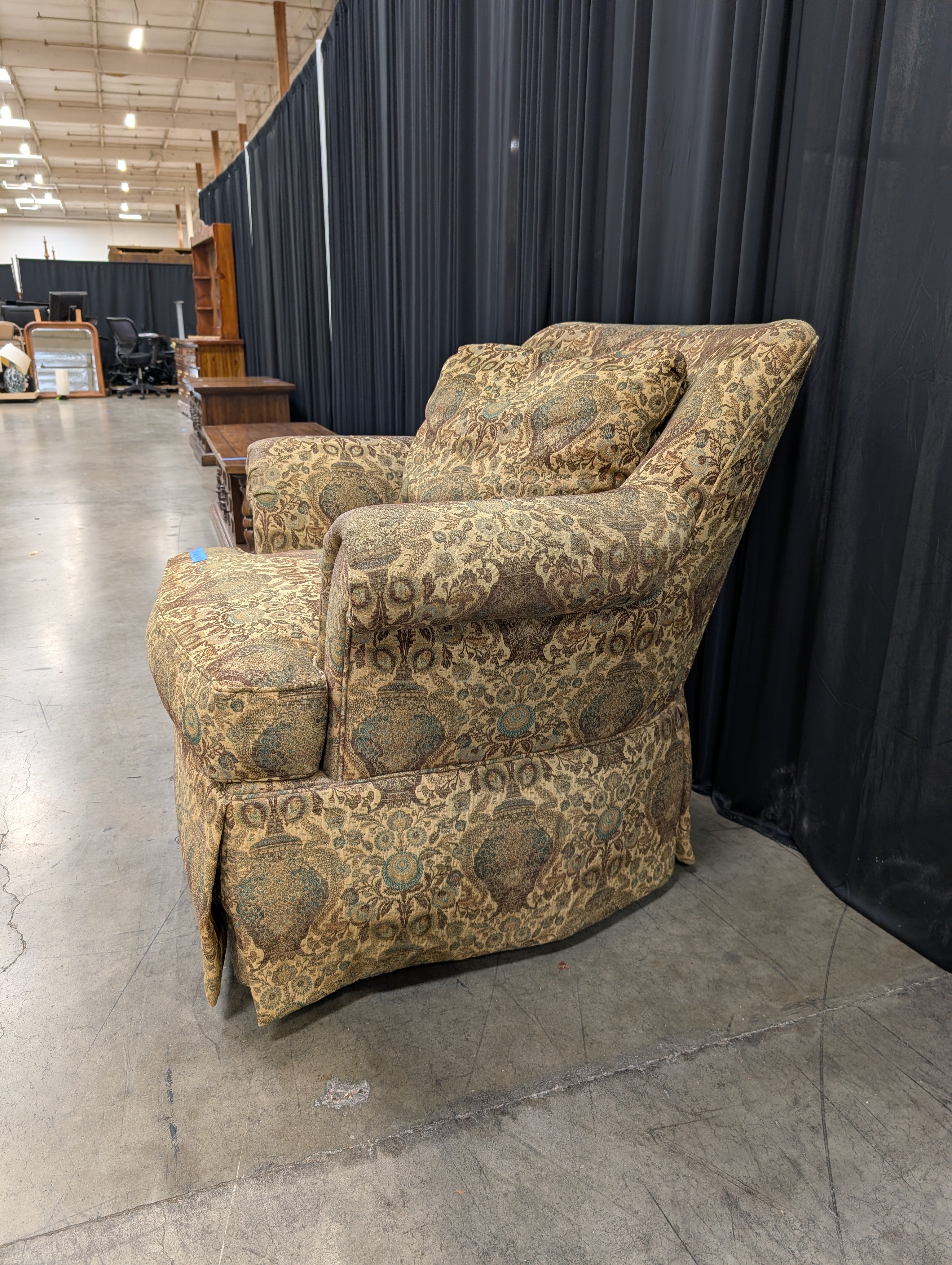 Traditional Multicolor Floral Upholstered Club Chair with matching pillow