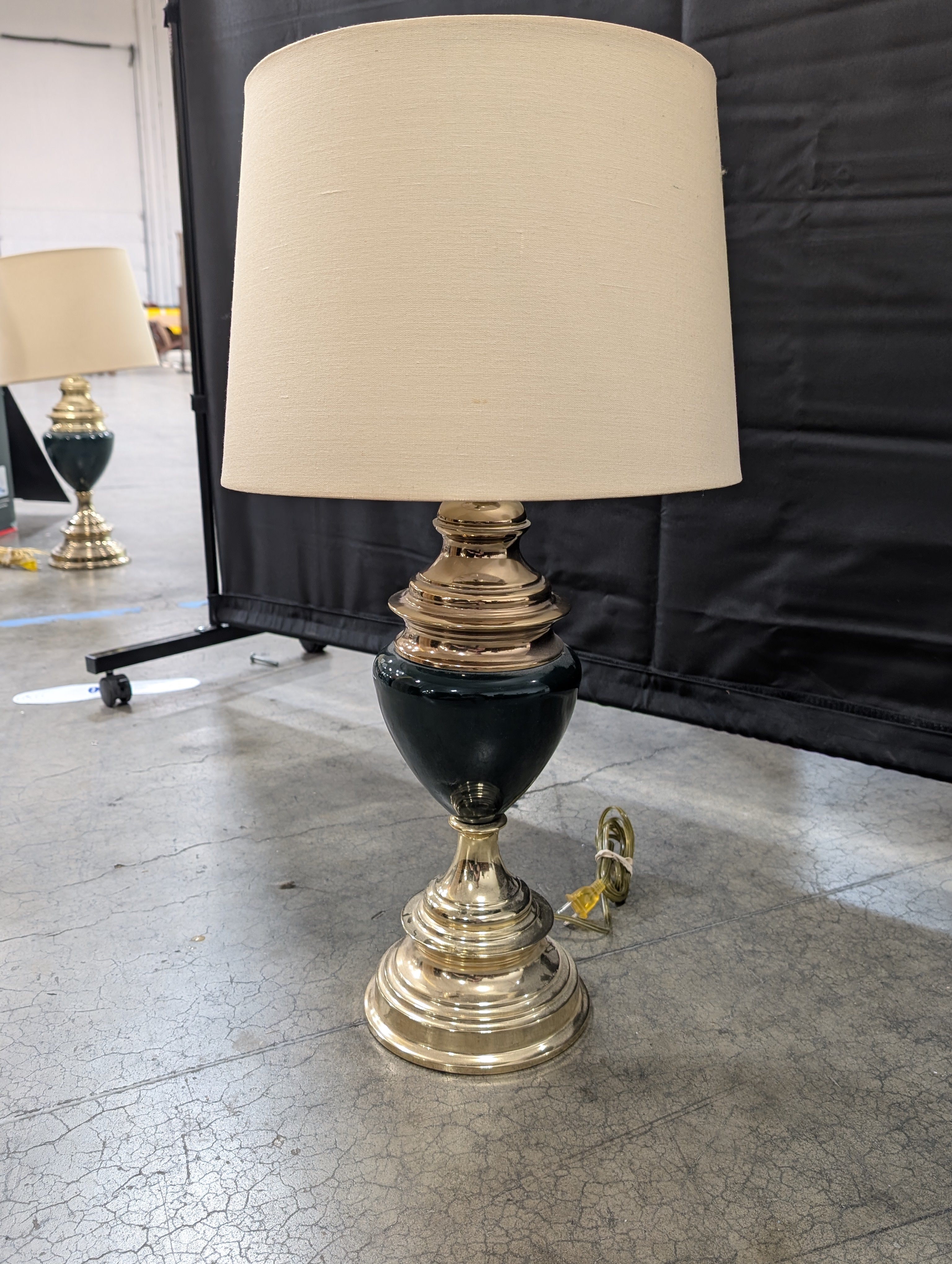 Vintage-Inspired Brass and Dark Green Urn Table Lamp