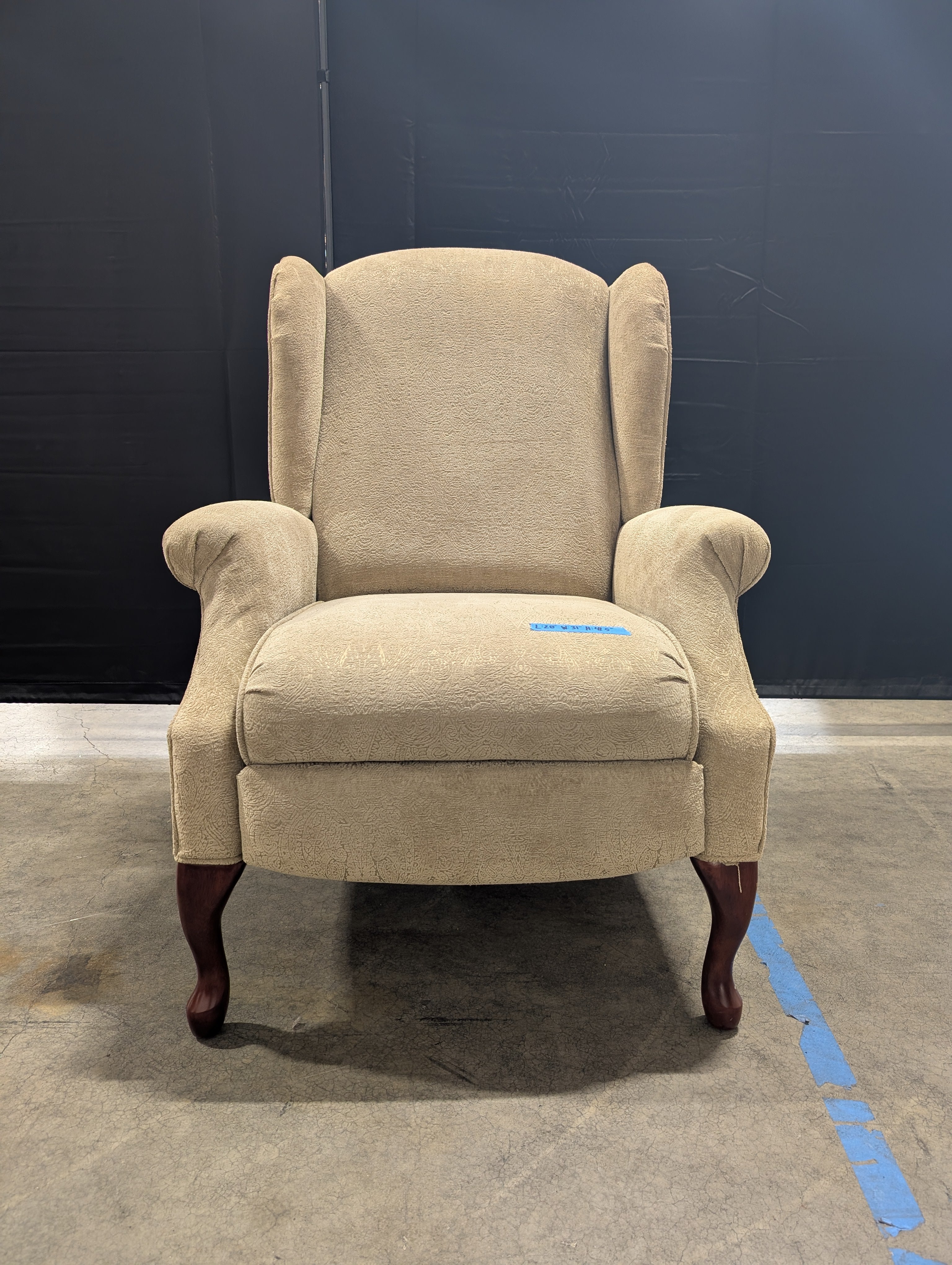 Lane Furniture Wingback Recliner with Cabriole Legs