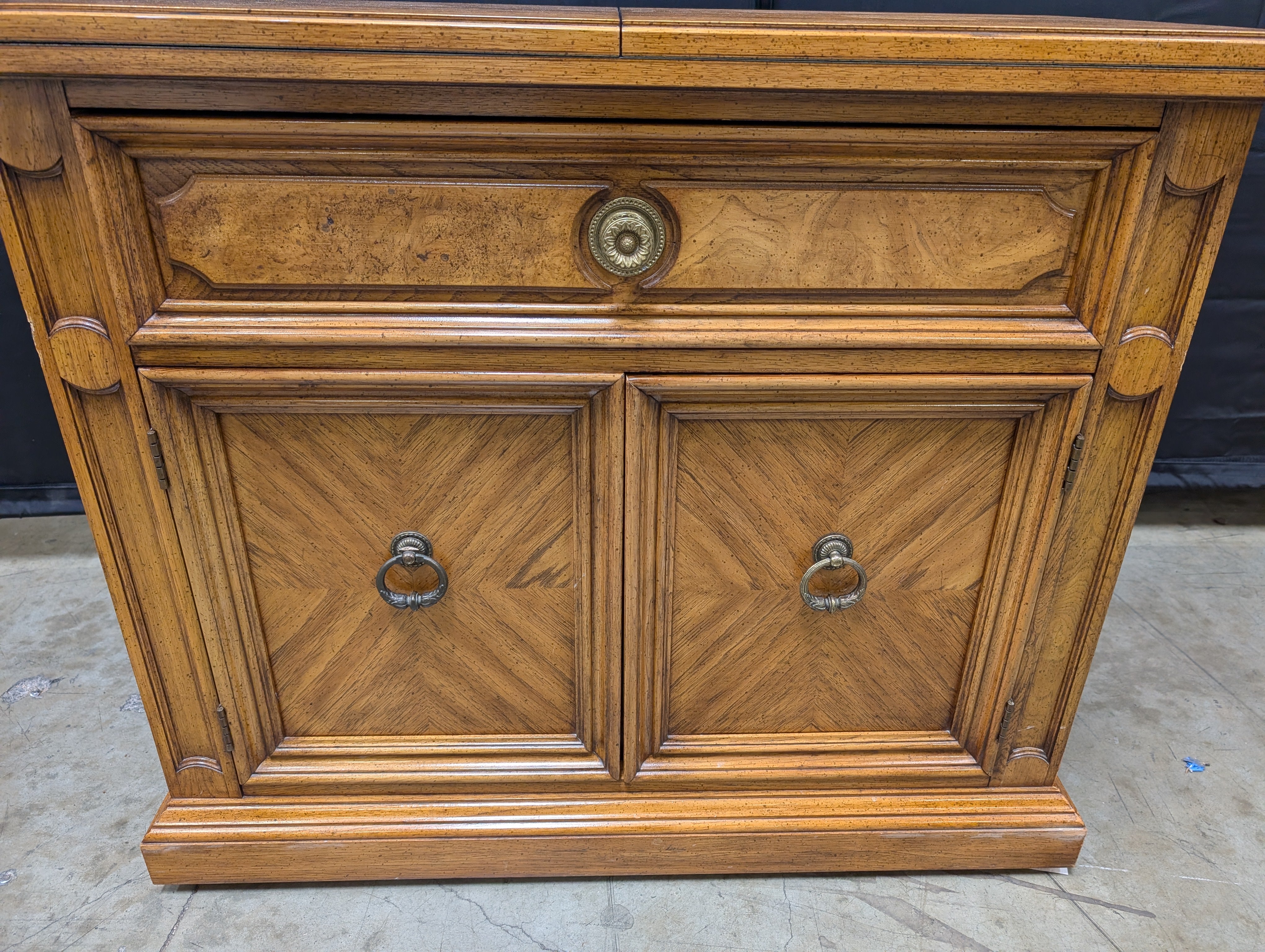 Traditional Hardwood Thomasville Drop-Leaf Cabinet with Inlaid Veneer