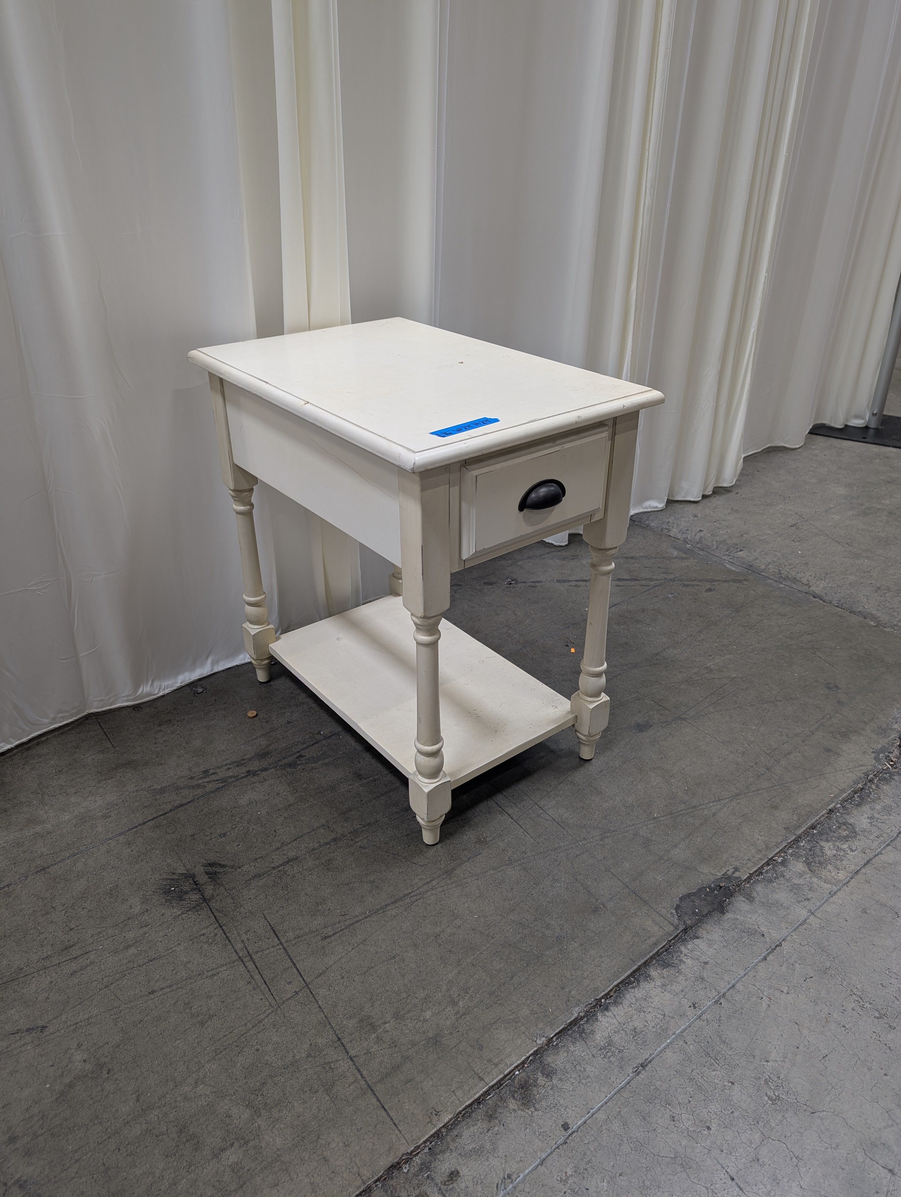 Off-White Cottage Style End Table with Turned Legs