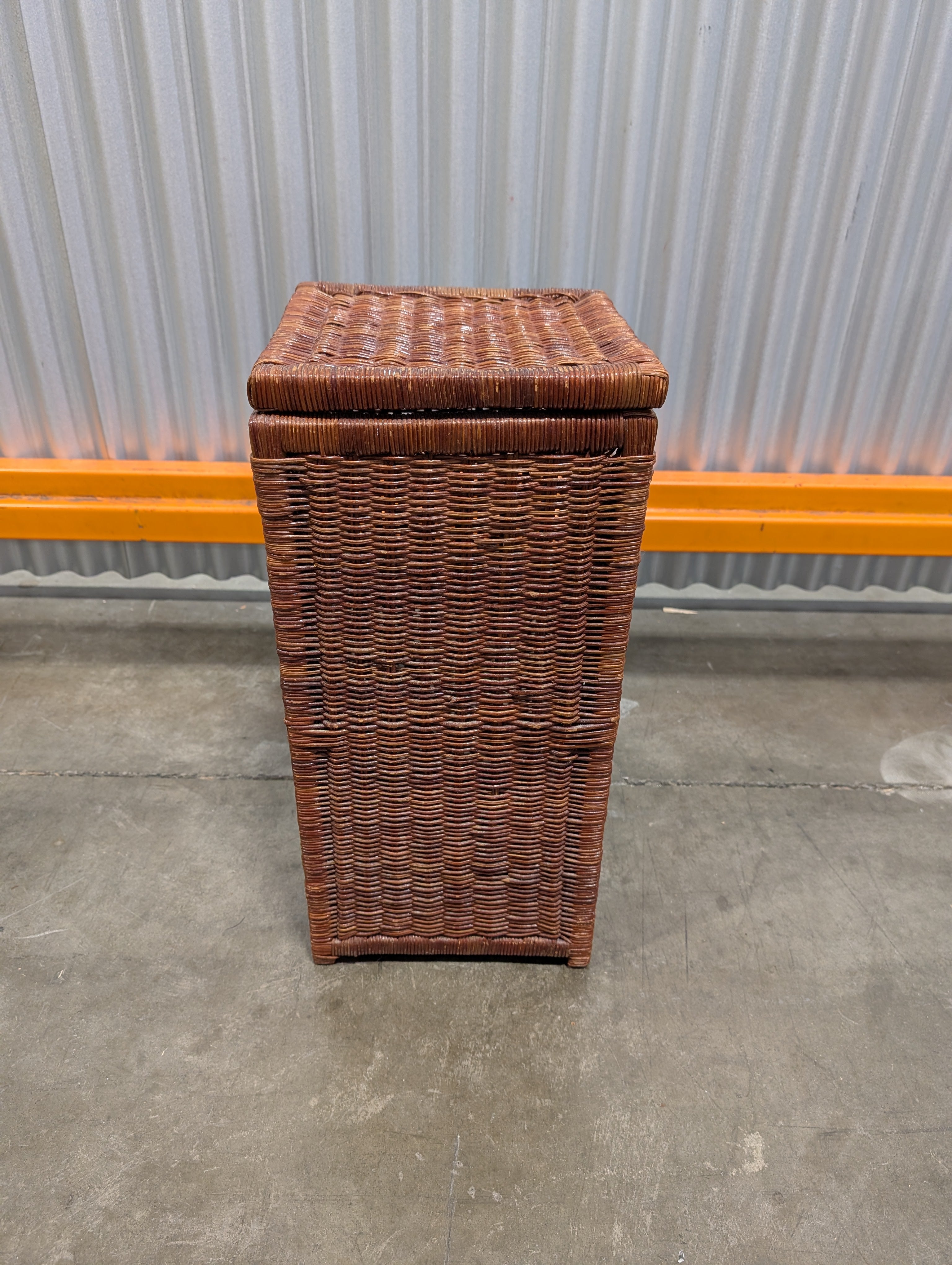 Rustic Brown Wicker Storage Basket with Lid