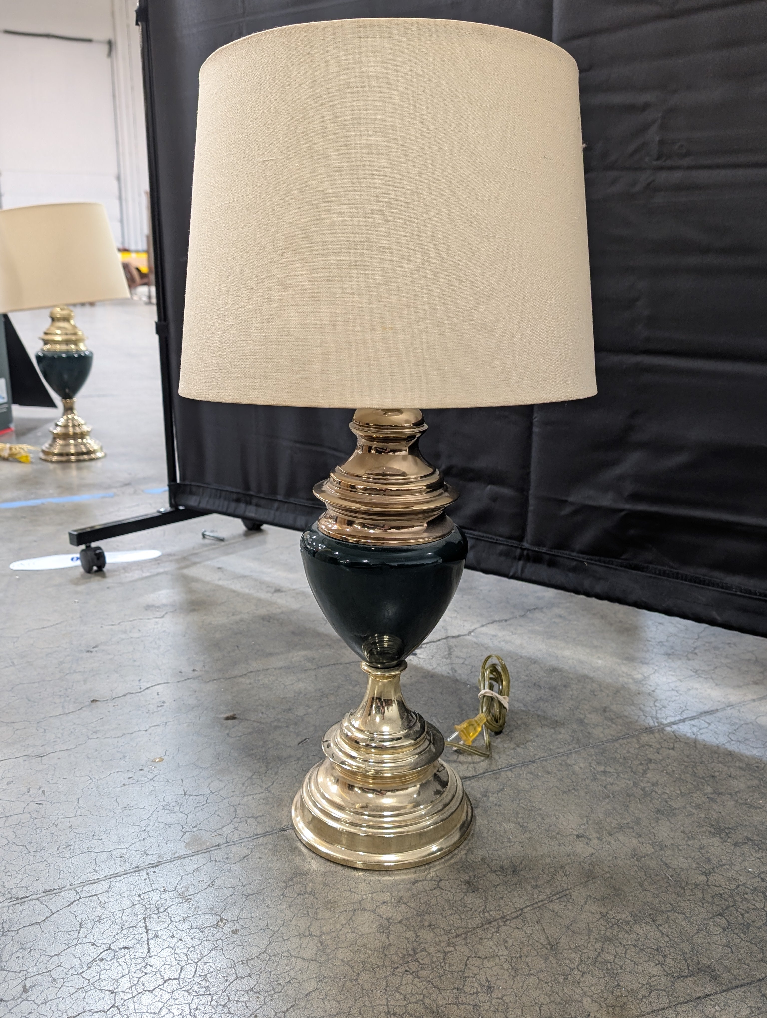 Vintage-Inspired Brass and Dark Green Urn Table Lamp