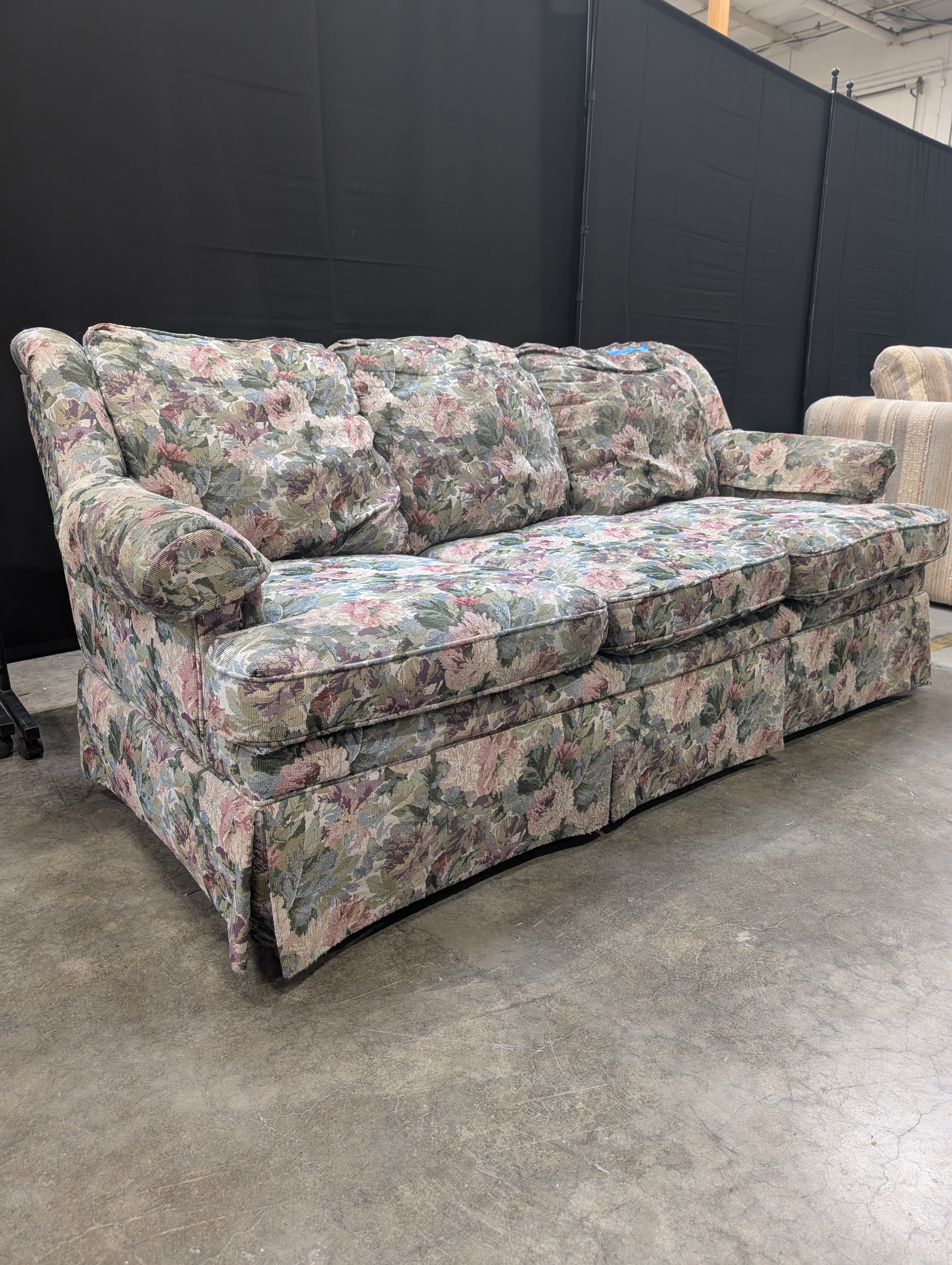 Traditional Floral Print Three-Seat Couch