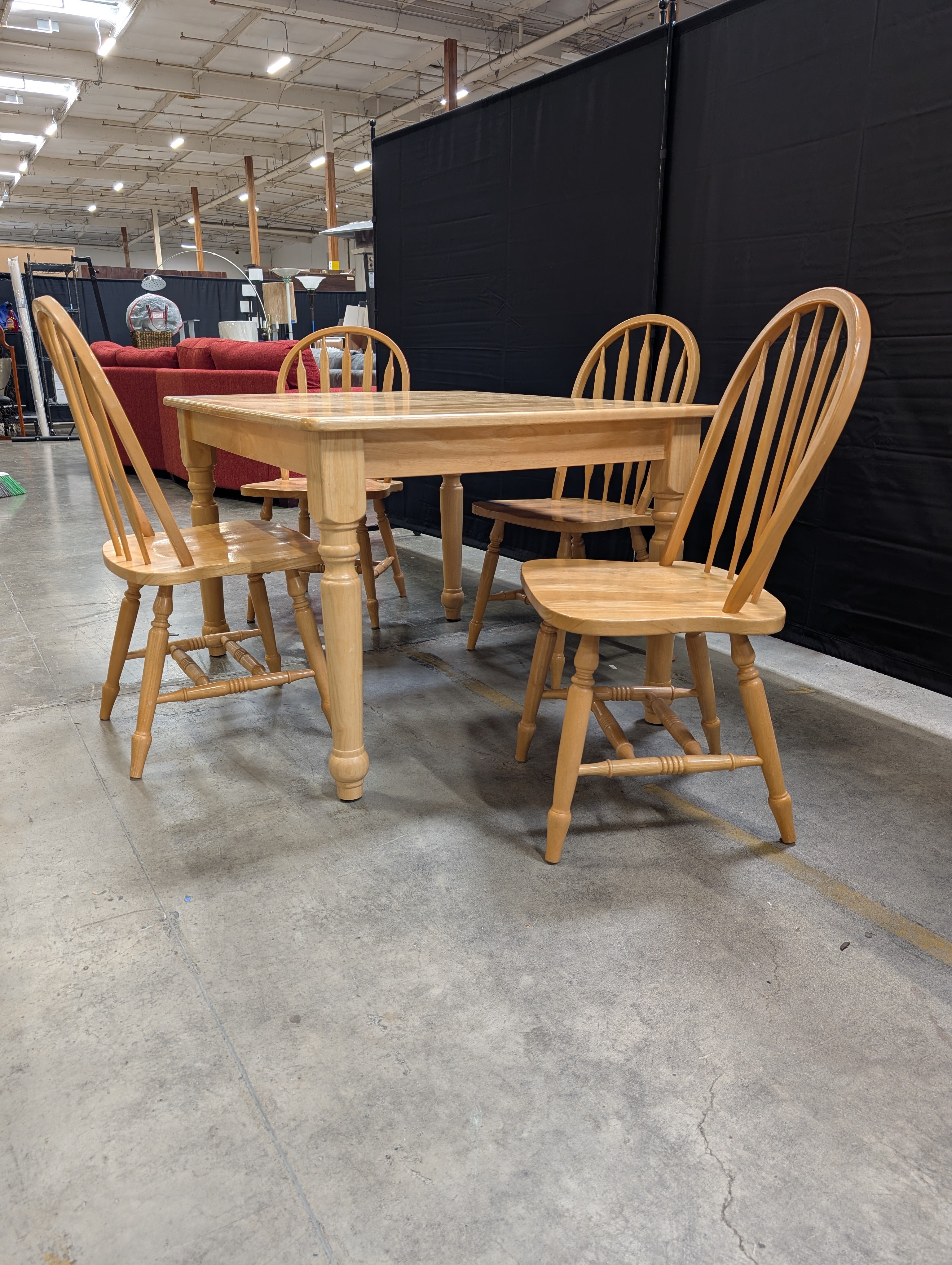 Five-Piece Windsor Style Dining Table in Light Wood