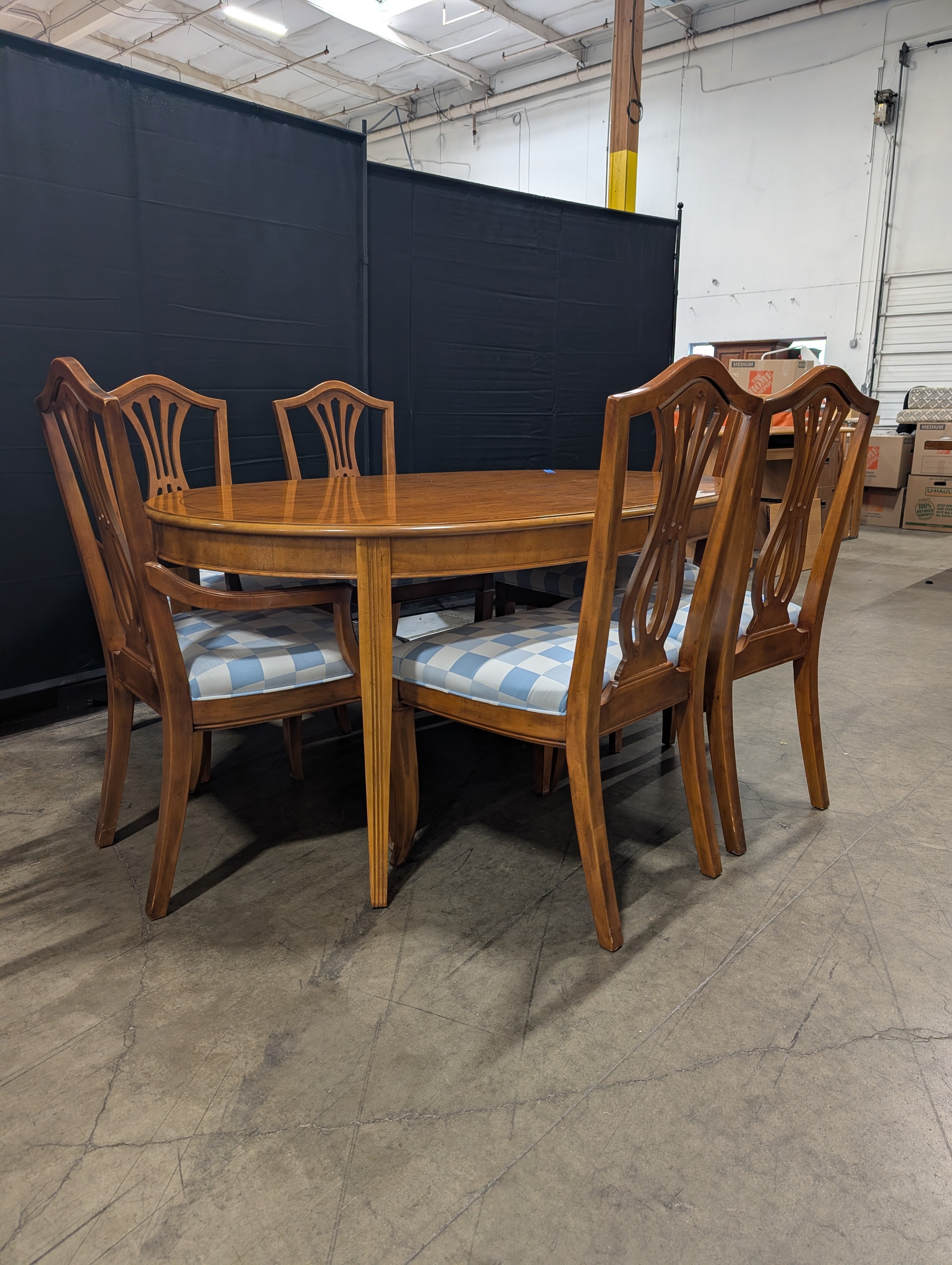 Drexel Traditional Oval Wood Dining Table with Six Dining Chairs Set
