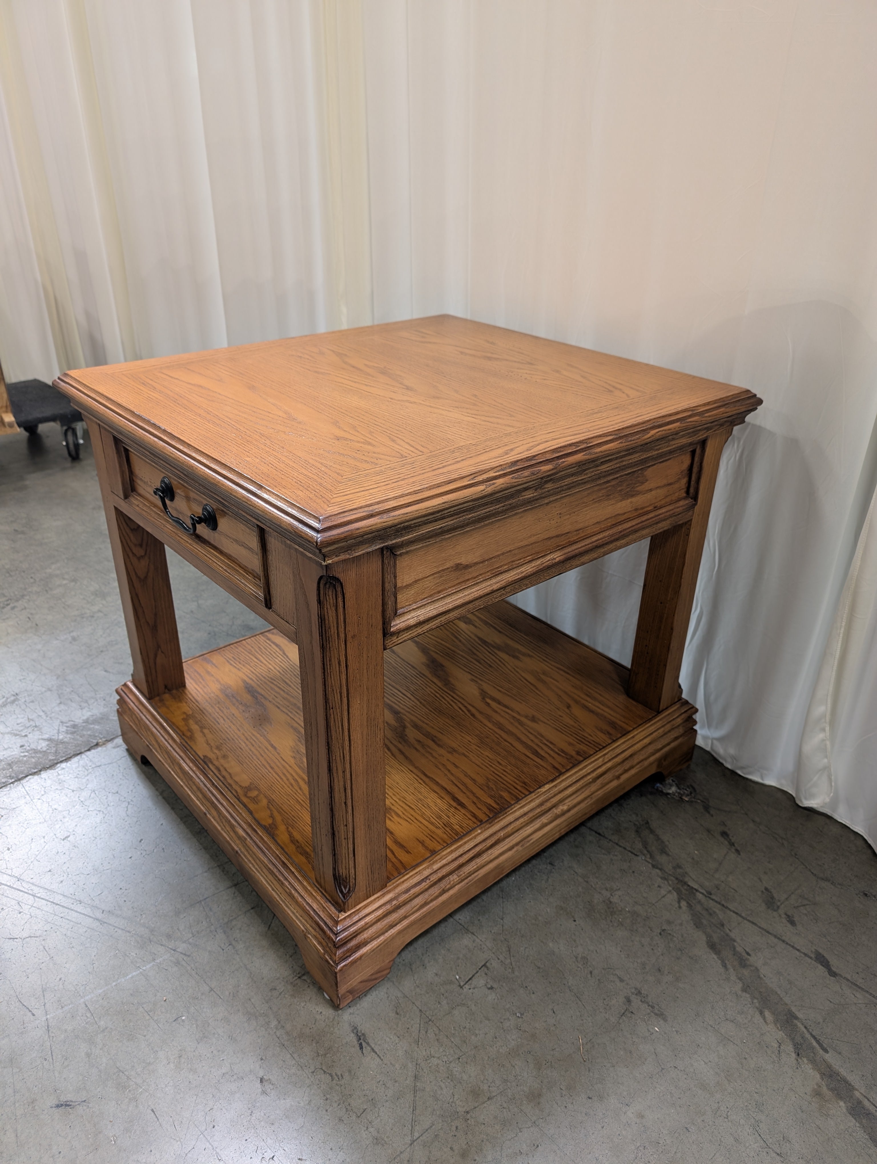 Traditional Oak Finish End Table with Drawer