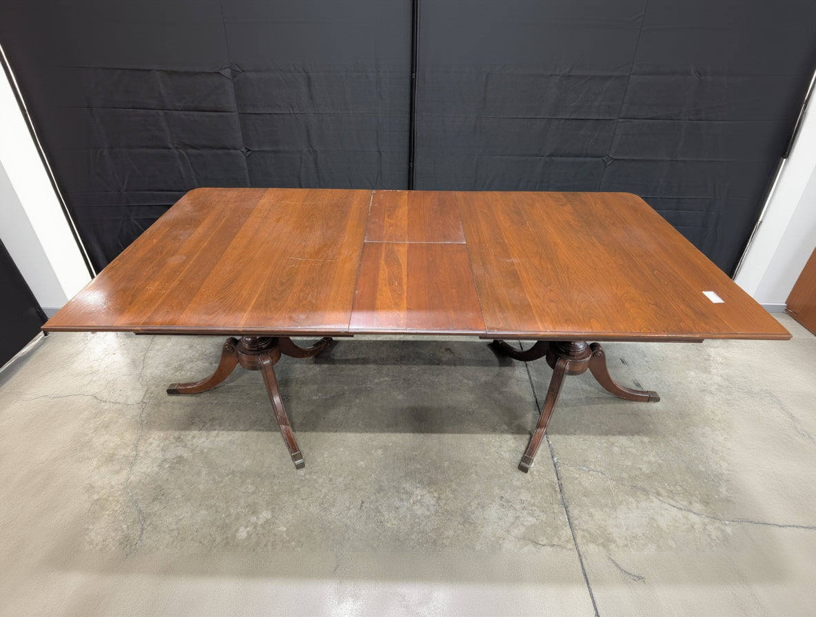 Traditional Pedestal Base Wooden Dining Table