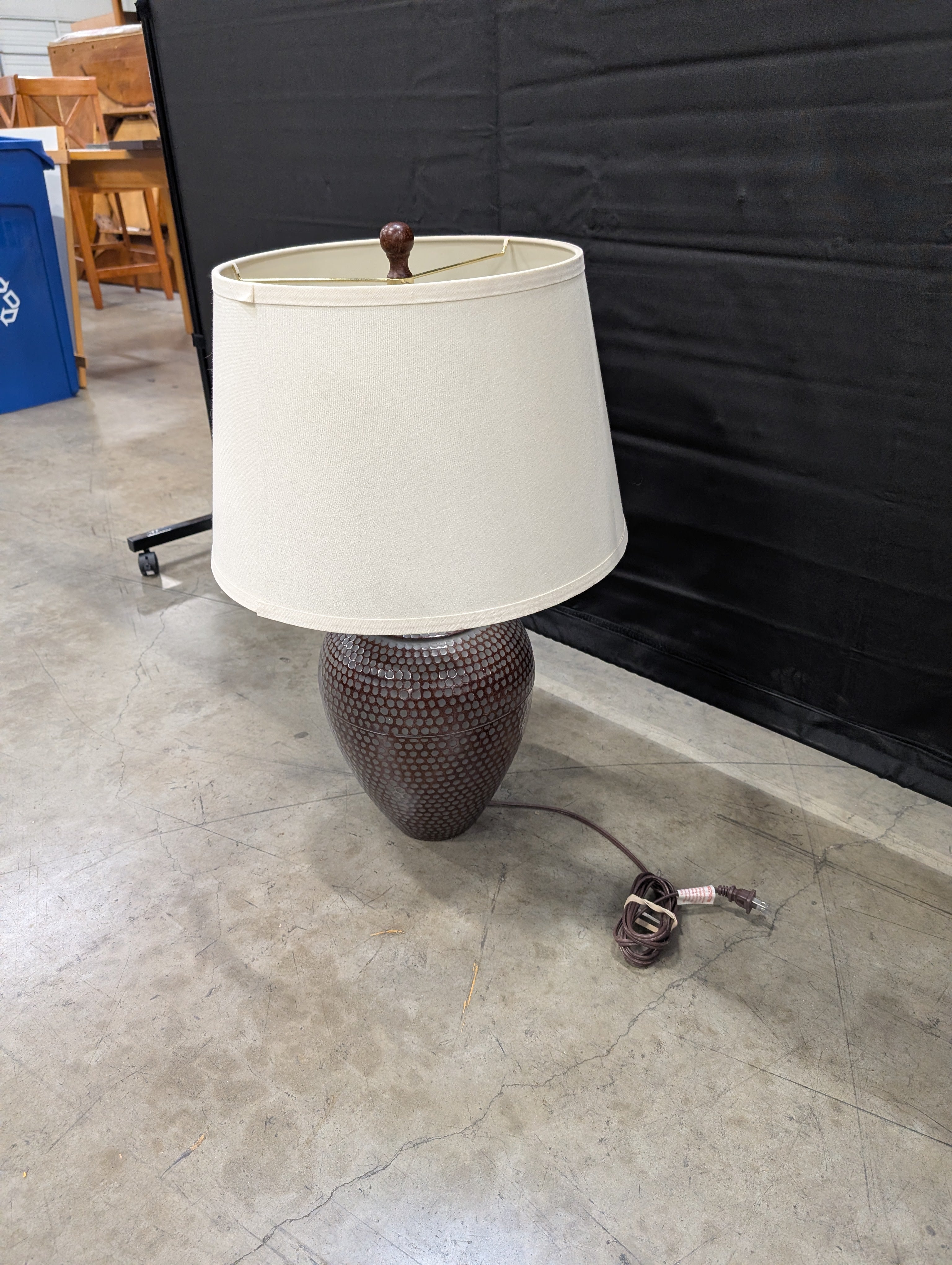 Textured Ceramic Gourd Table Lamp with Brass Accents