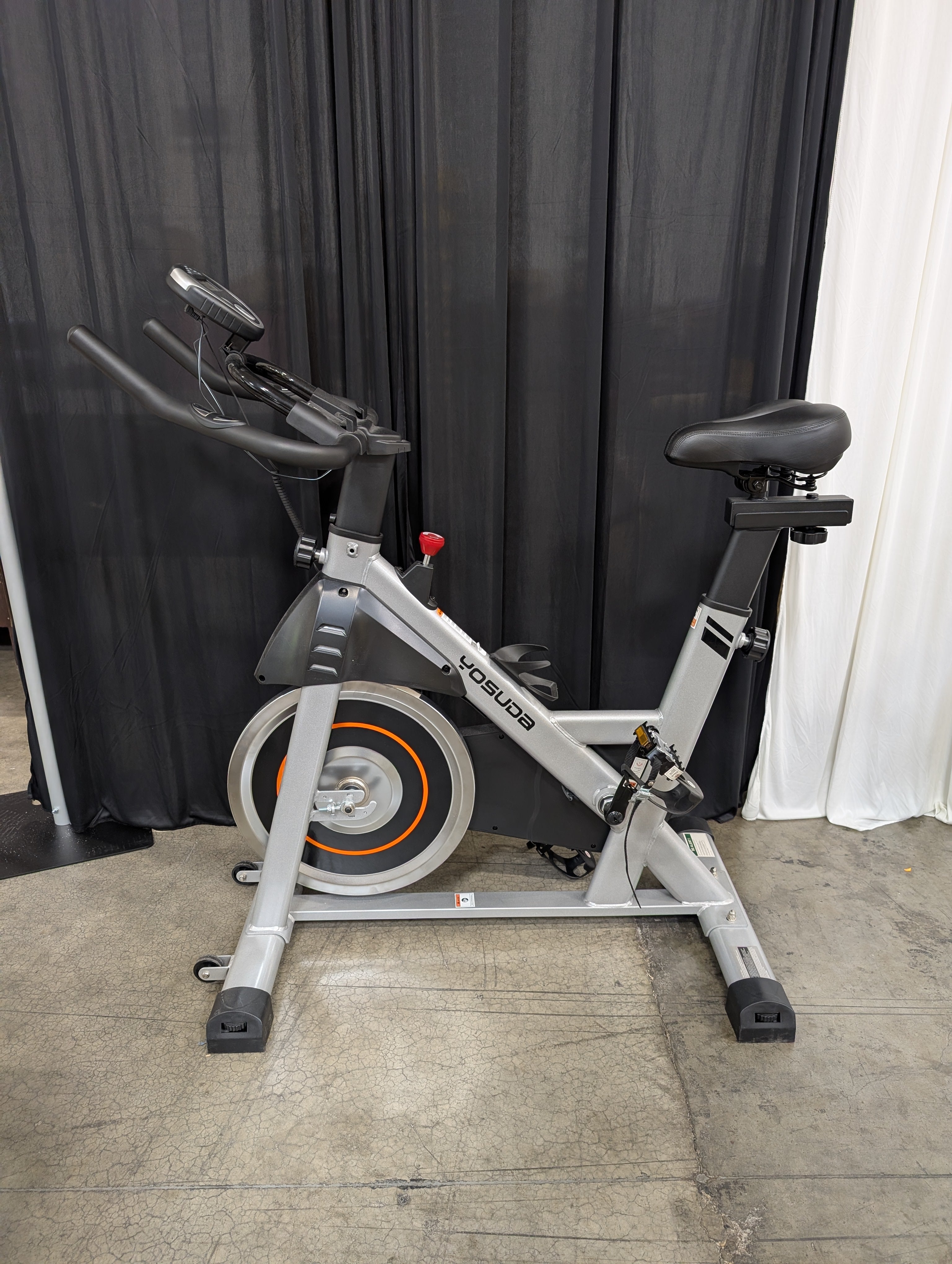 YOSUDE Silver and Black Indoor Spin Bike