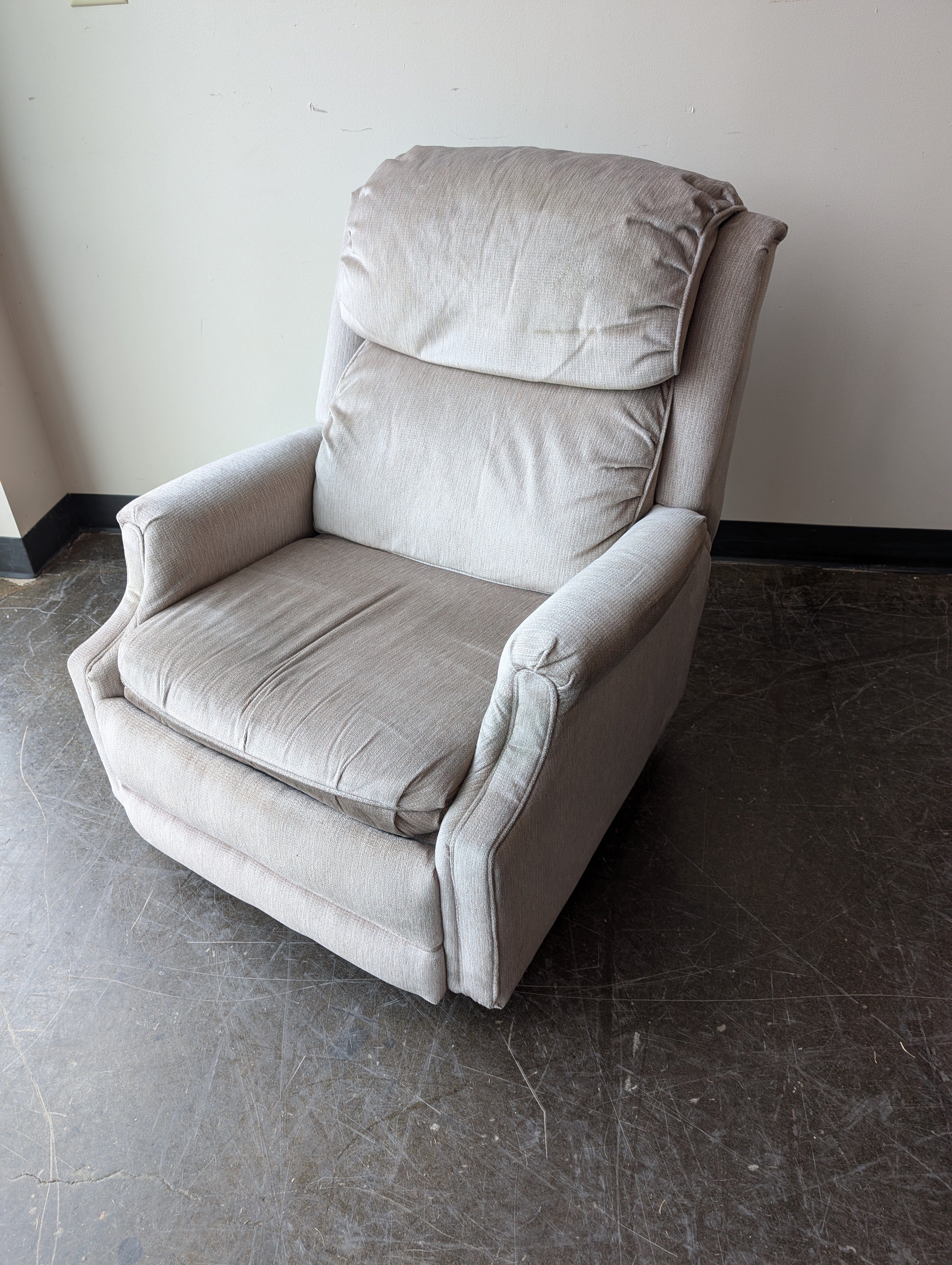 KROEHLER Classic Upholstered Recliner Chair