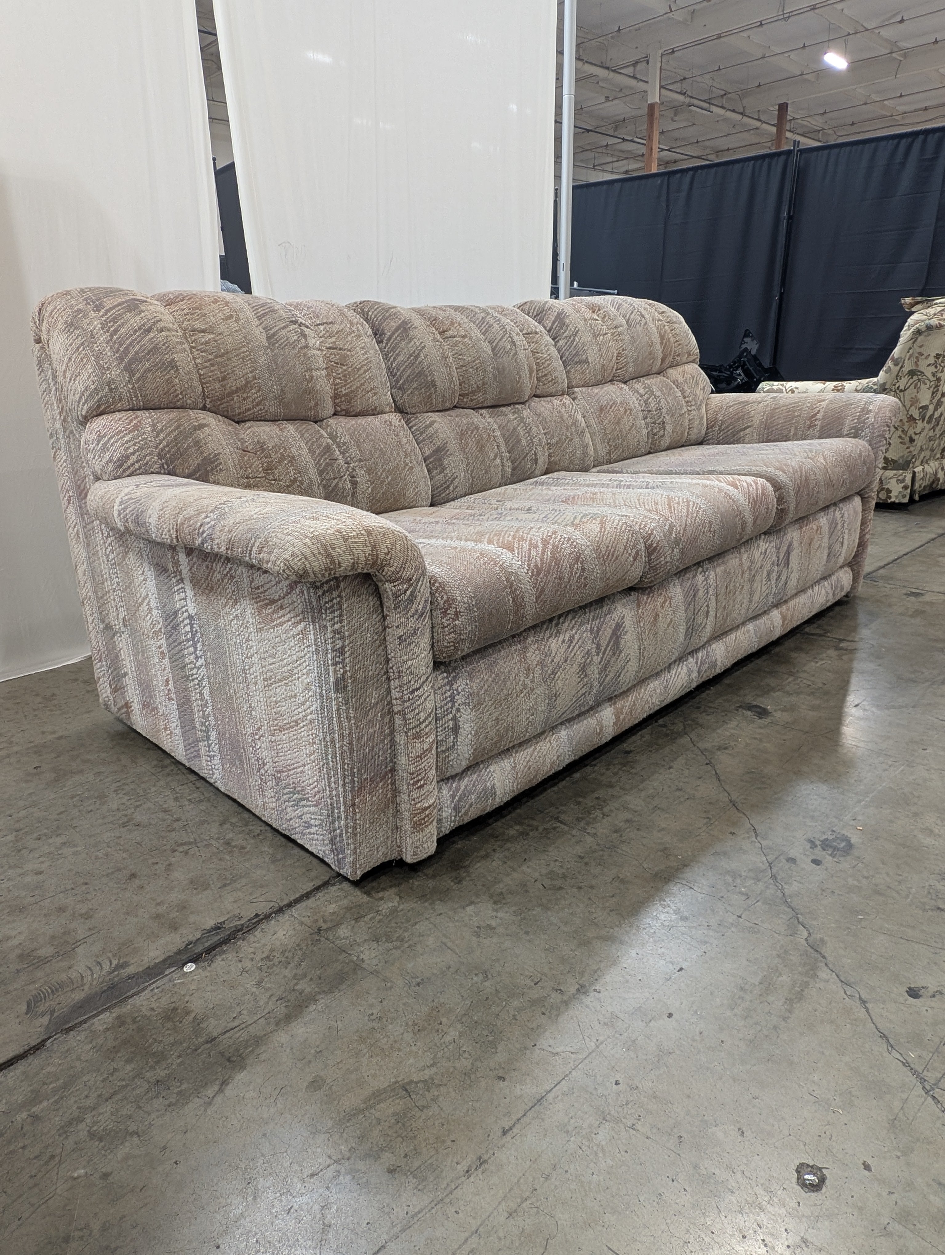 LA-Z-BOY Patterned Fabric Tufted Back sofa