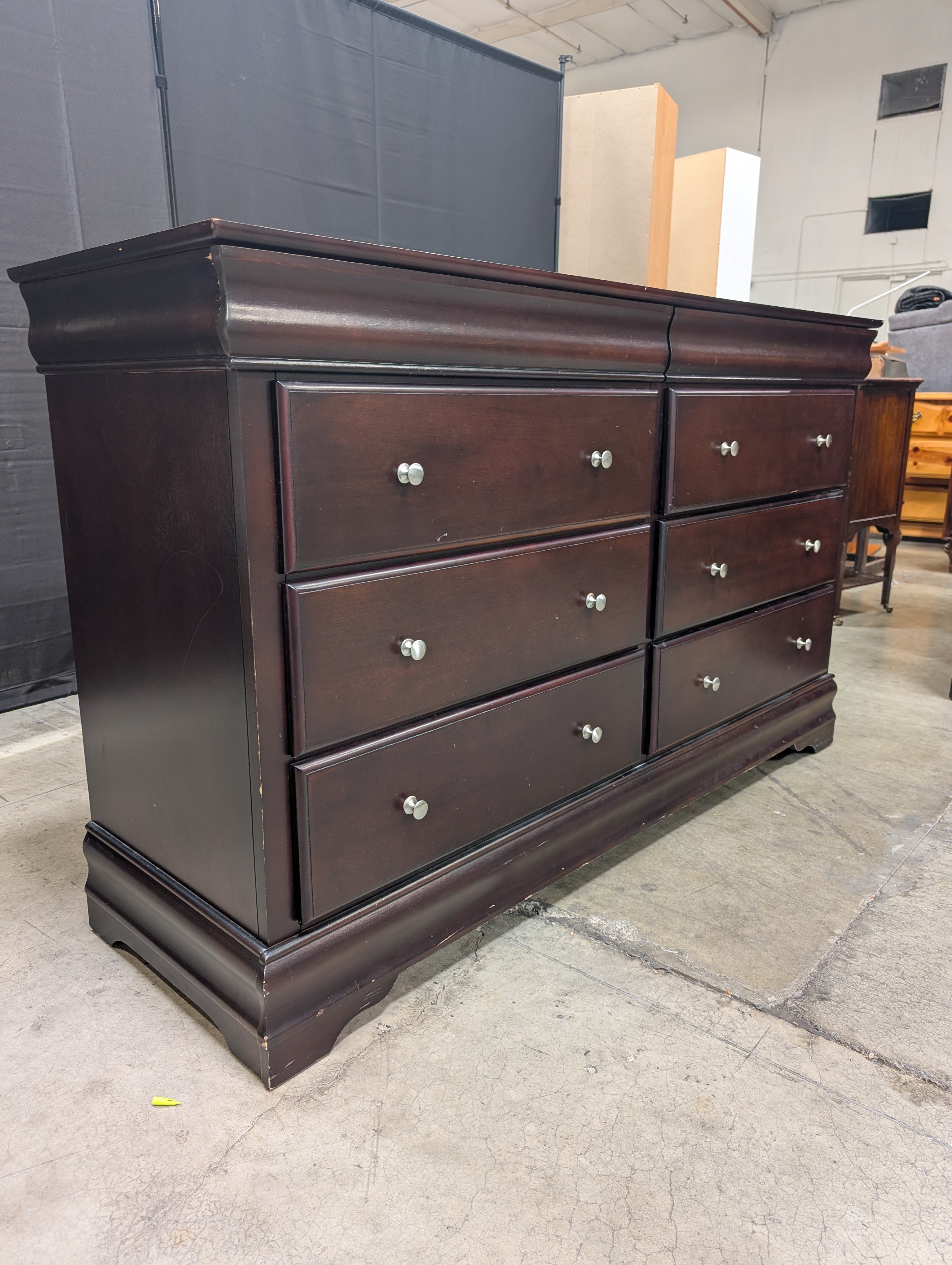 Classic Dark Wood Six-Drawer Dresser