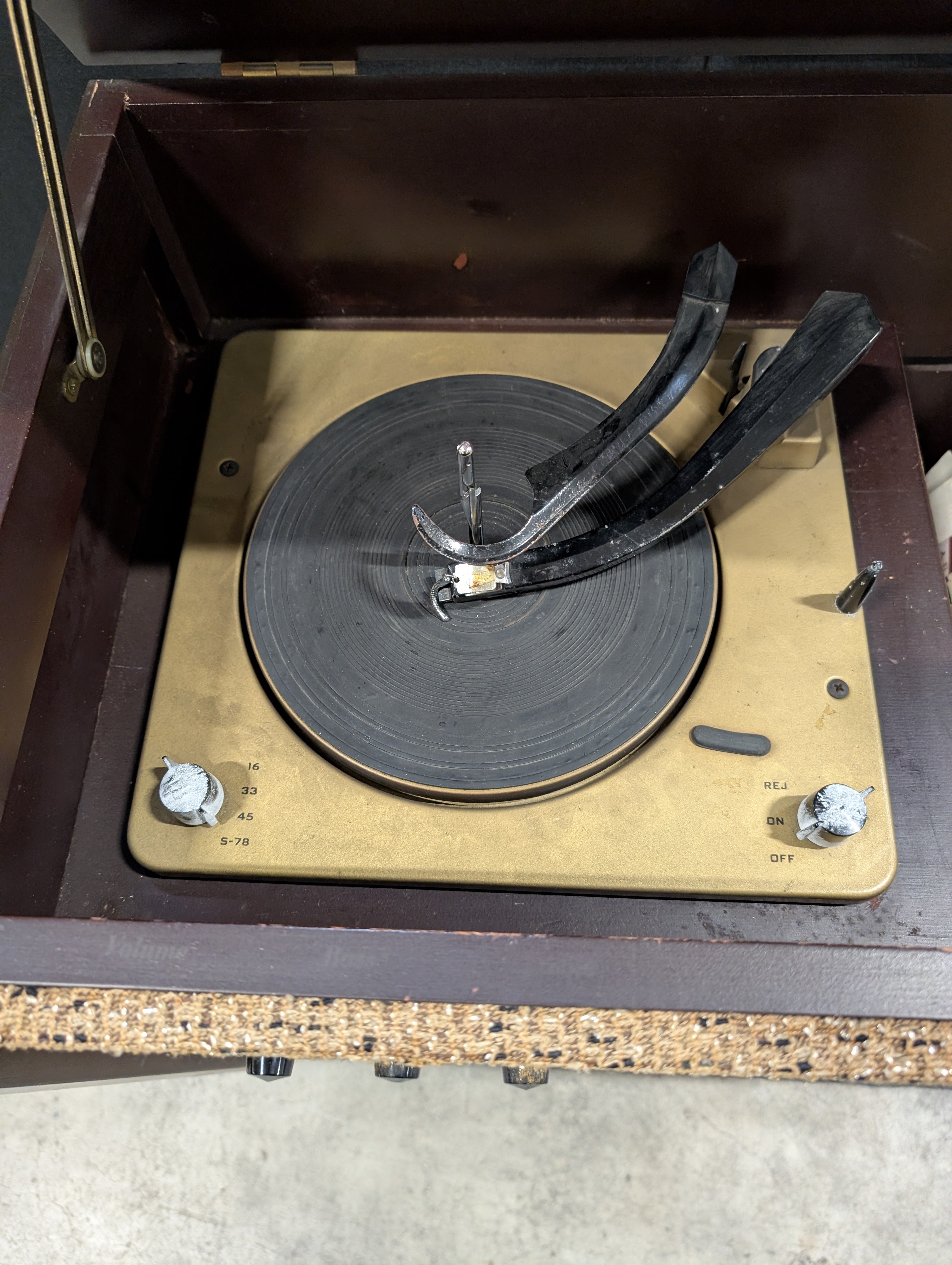 Sylvania Record Player with Record Storage
