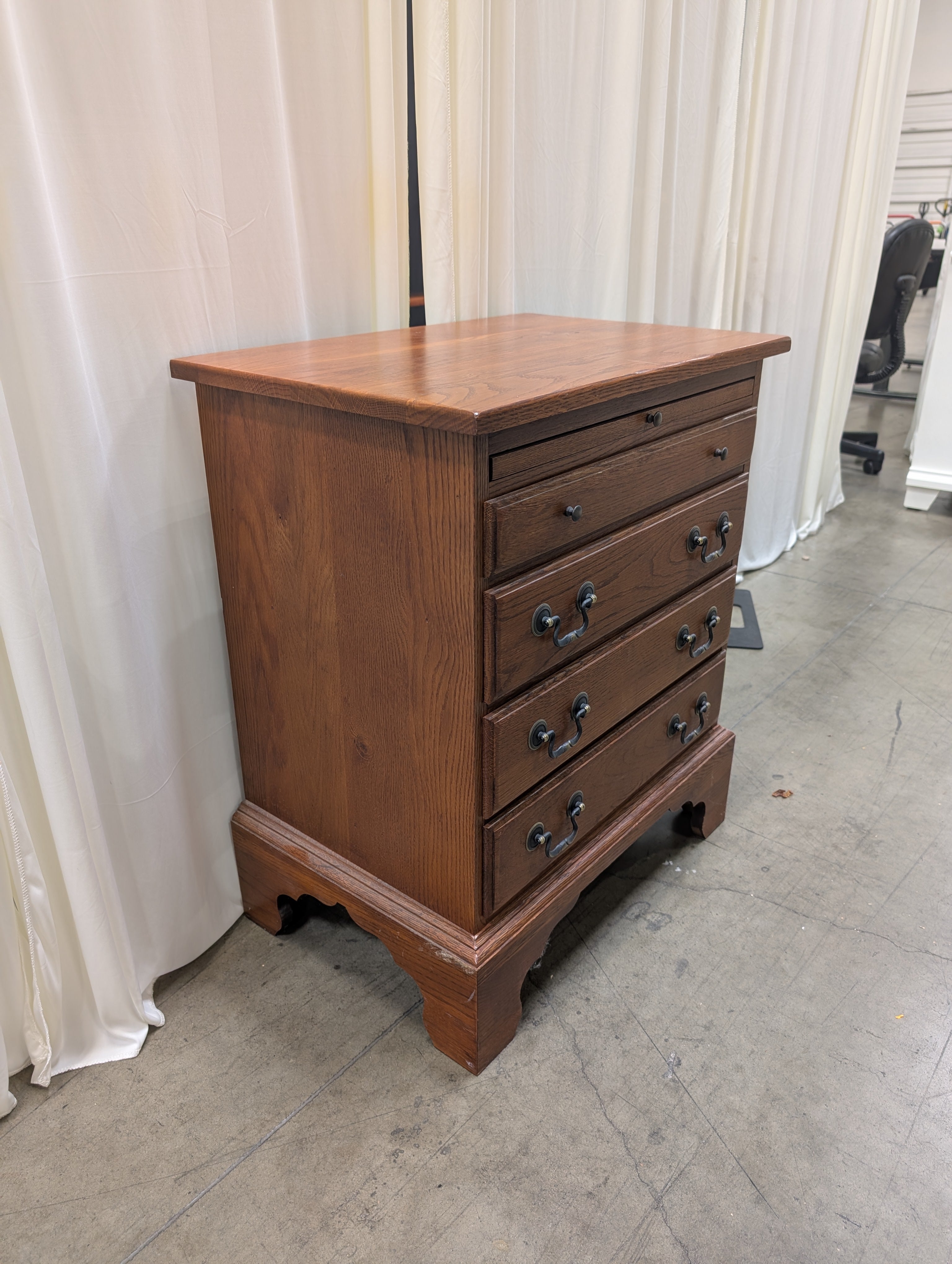 Keller Furniture Traditional Cherry Tone Wood Nightstand Pair with Bail Pulls