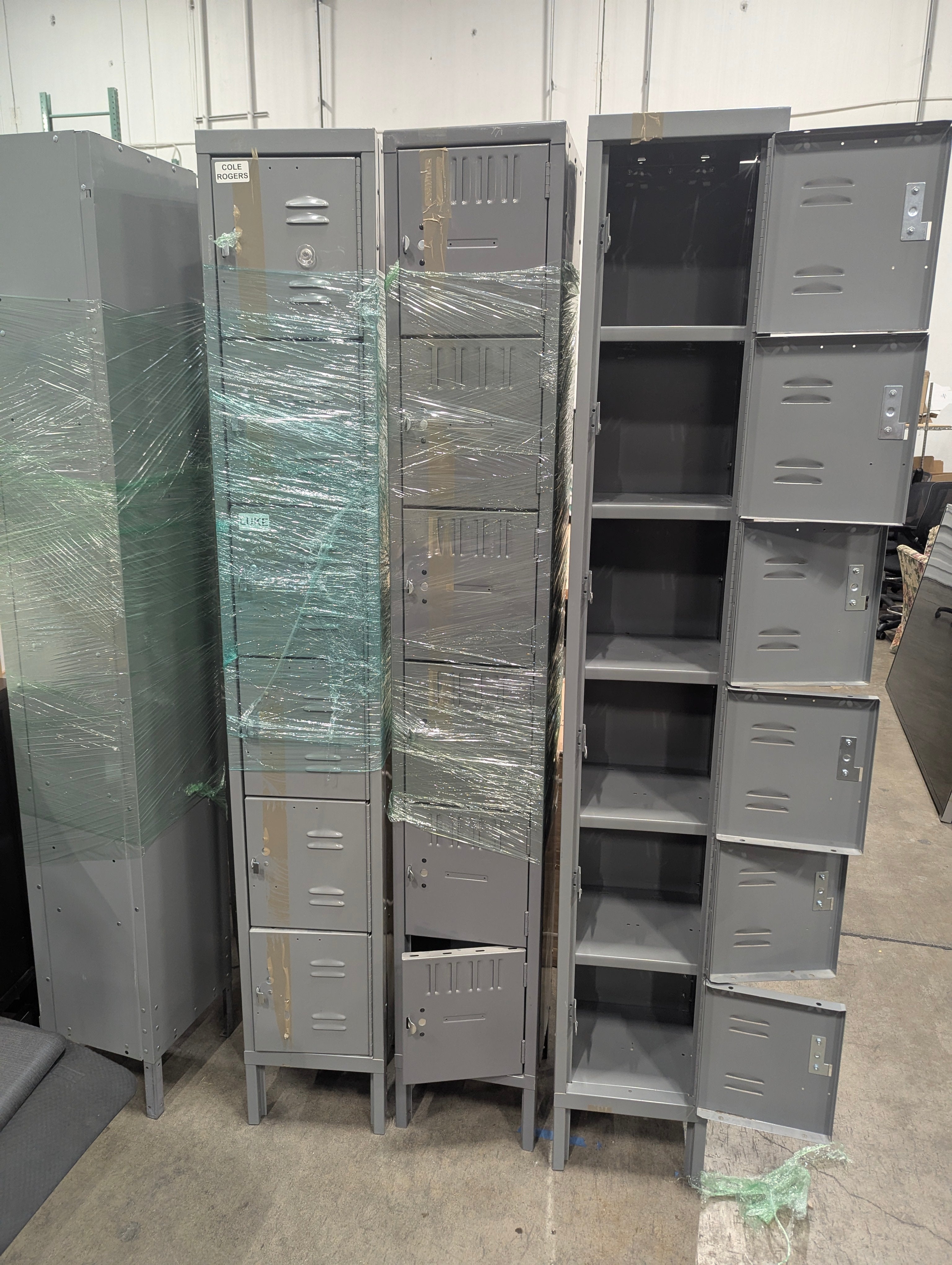 Industrial Grey Metal Multi-Compartment Locker Unit ( WAREHOUSE SALE)