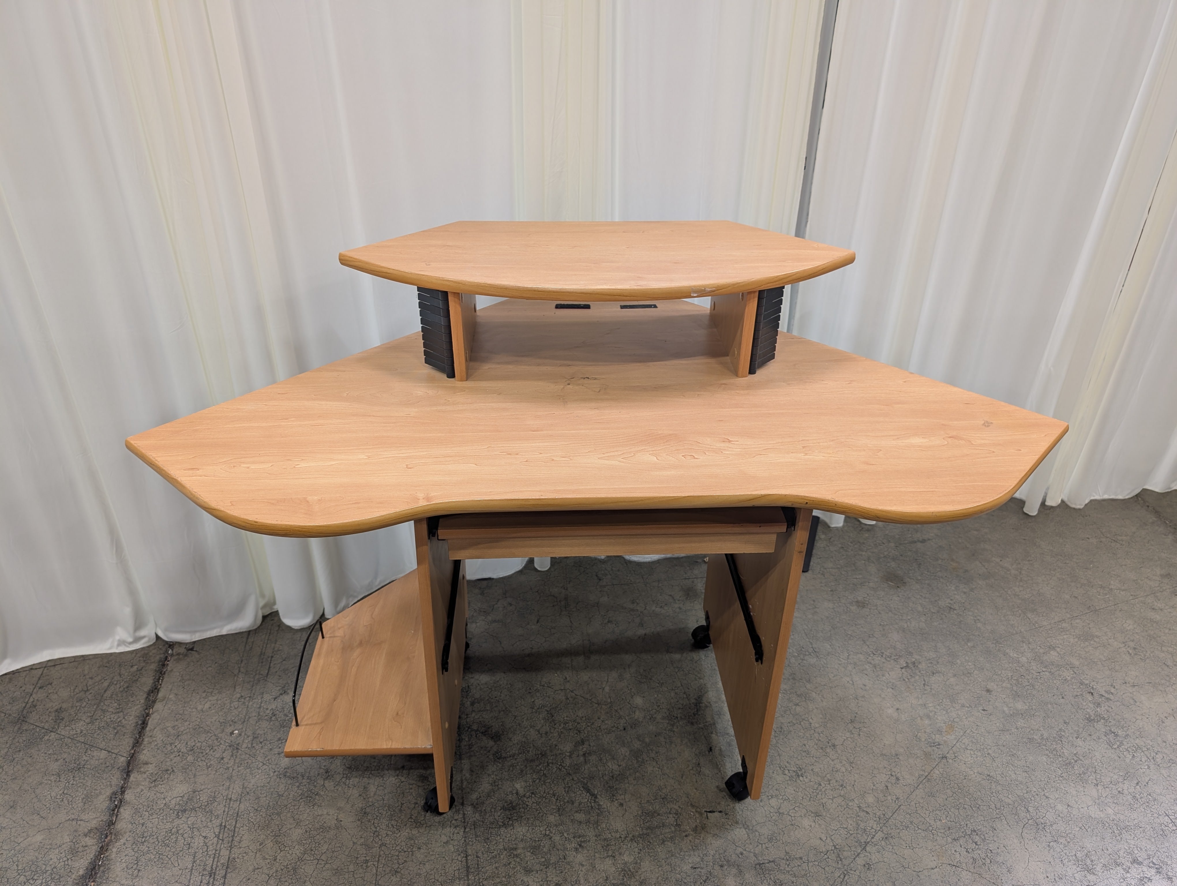 ePart Light Wood Computer Desk with Keyboard Tray