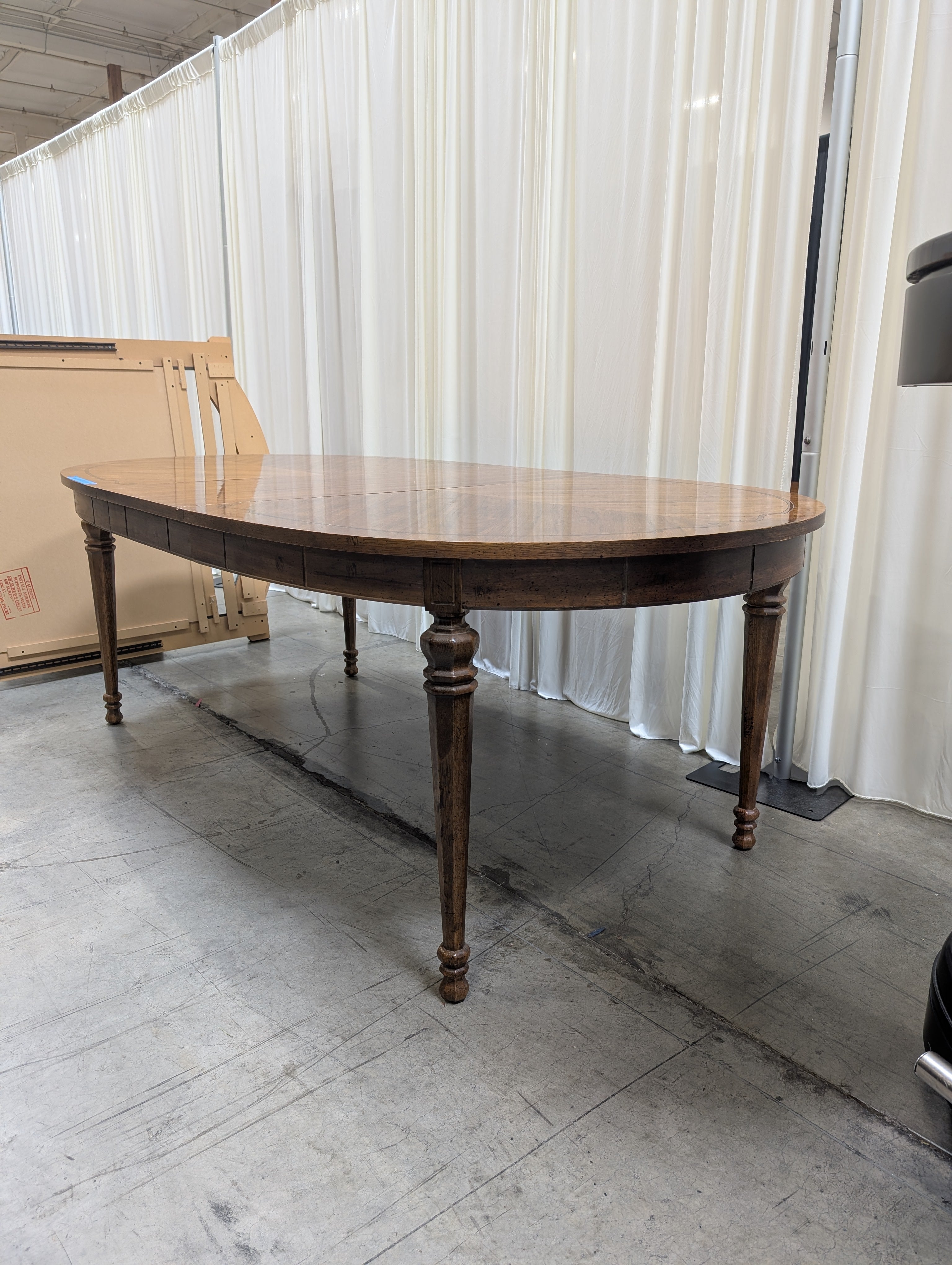Traditional Oval Wood Dining