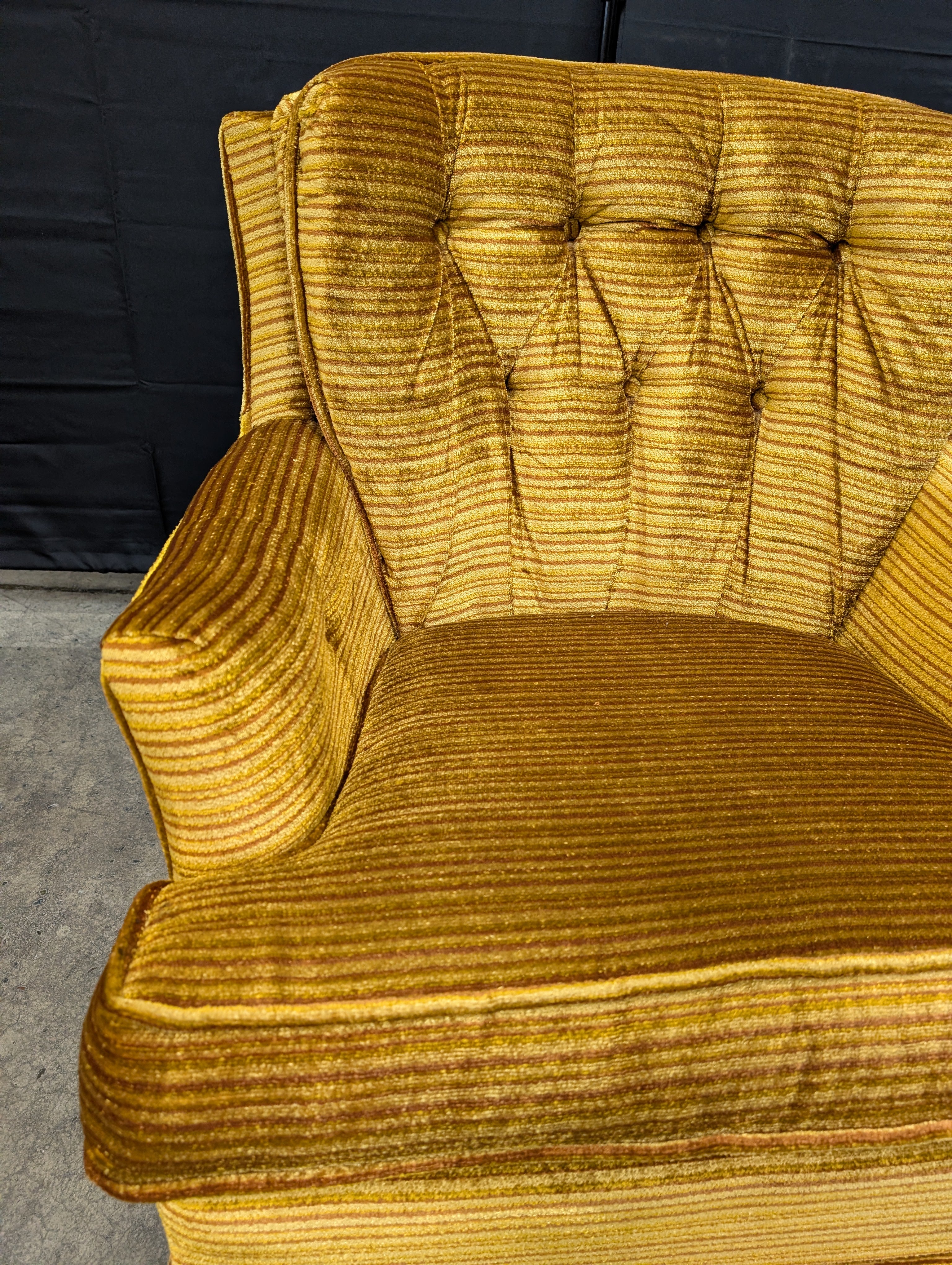Retro Gold Corduroy Tufted Armchair