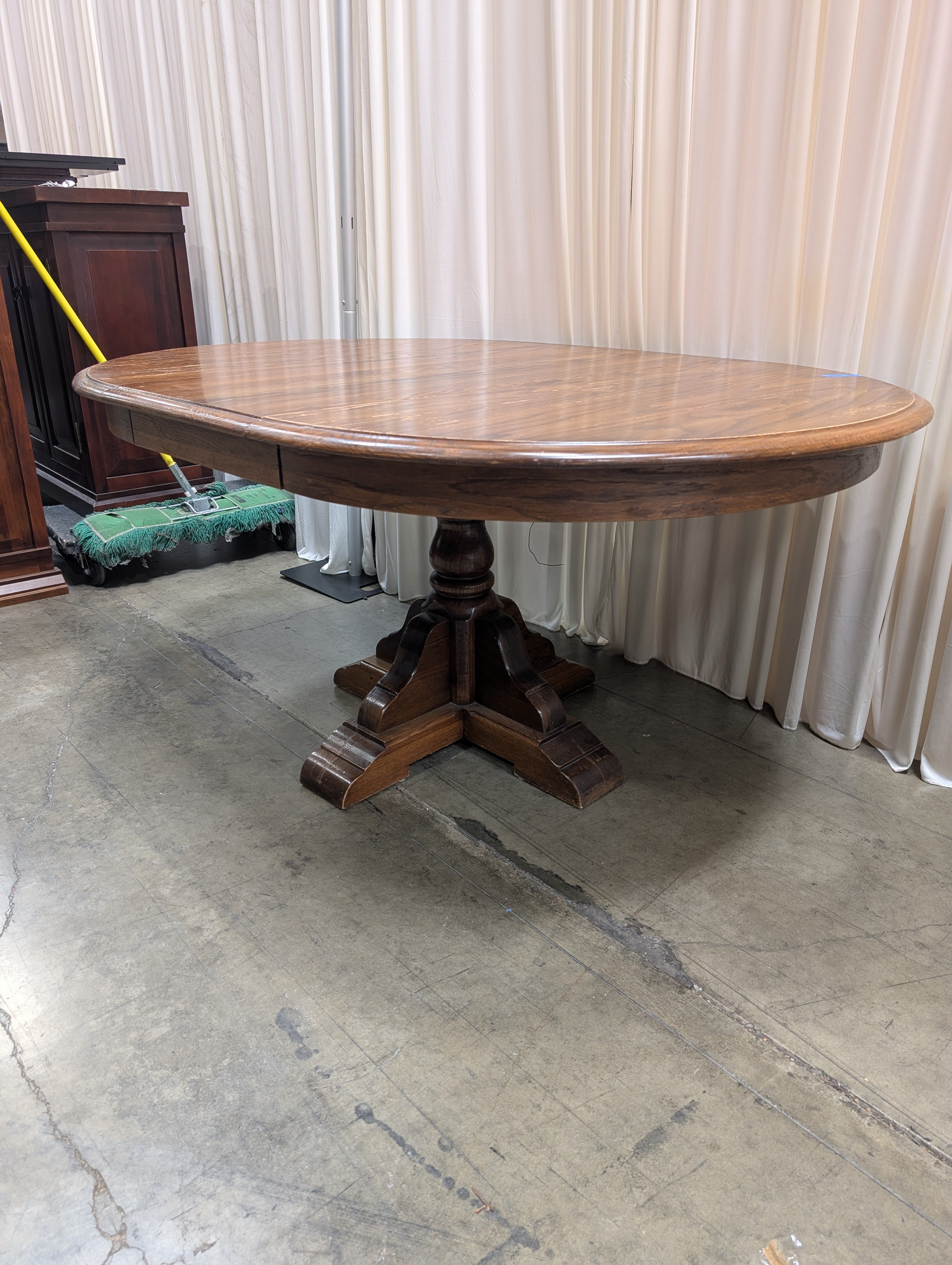 Traditional Brown Wood Pedestal Dining Table with Leaf