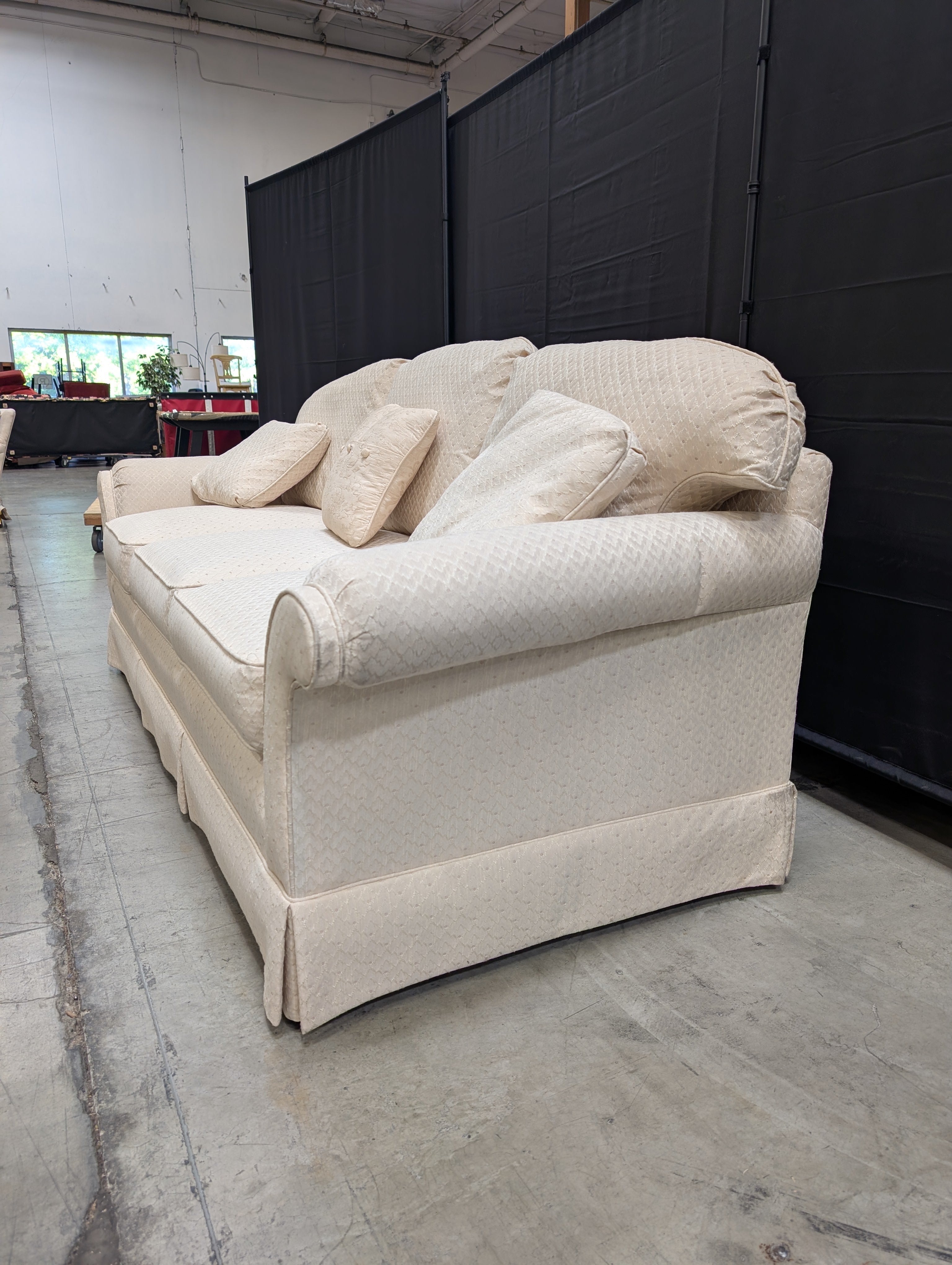 HickoryCraft Three-Seater Fabric Sofa with Rolled Arms