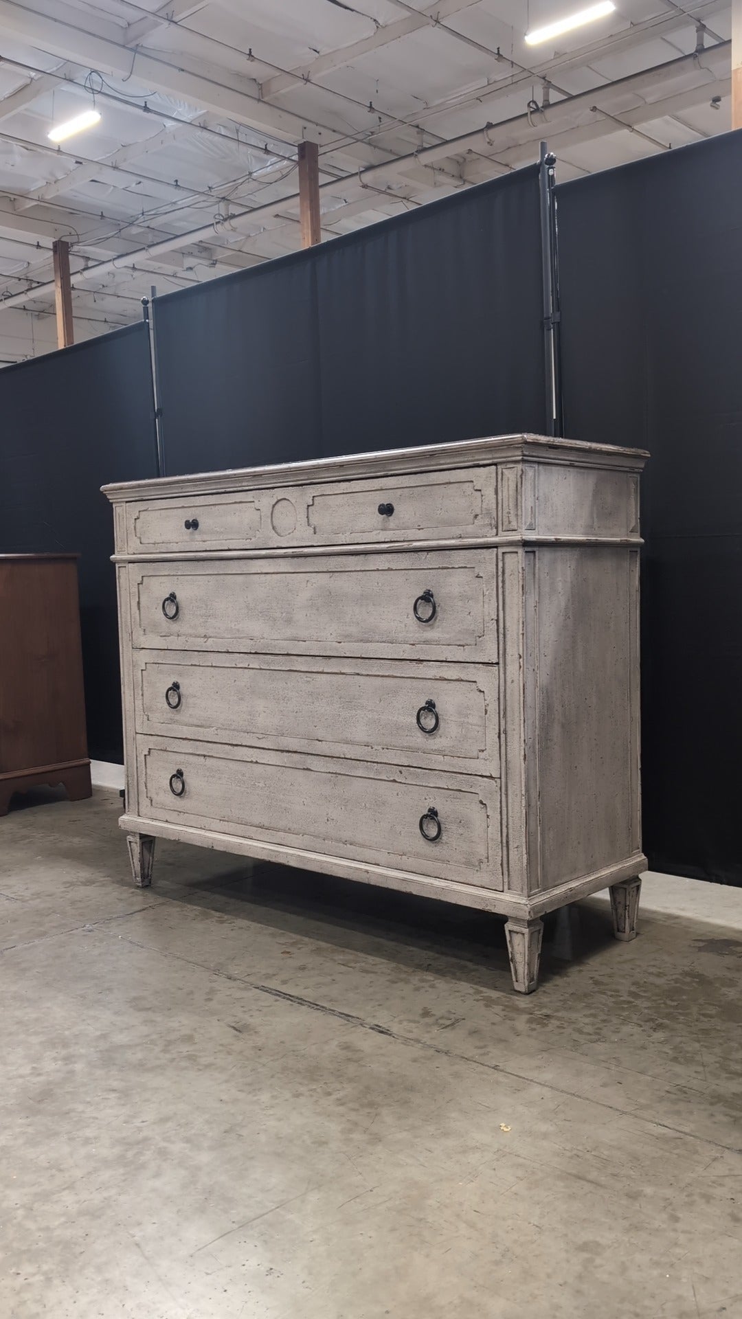 Bassett Furniture Verona 4-Drawer Rustic Farmhouse Style Distressed Wood Dresser
