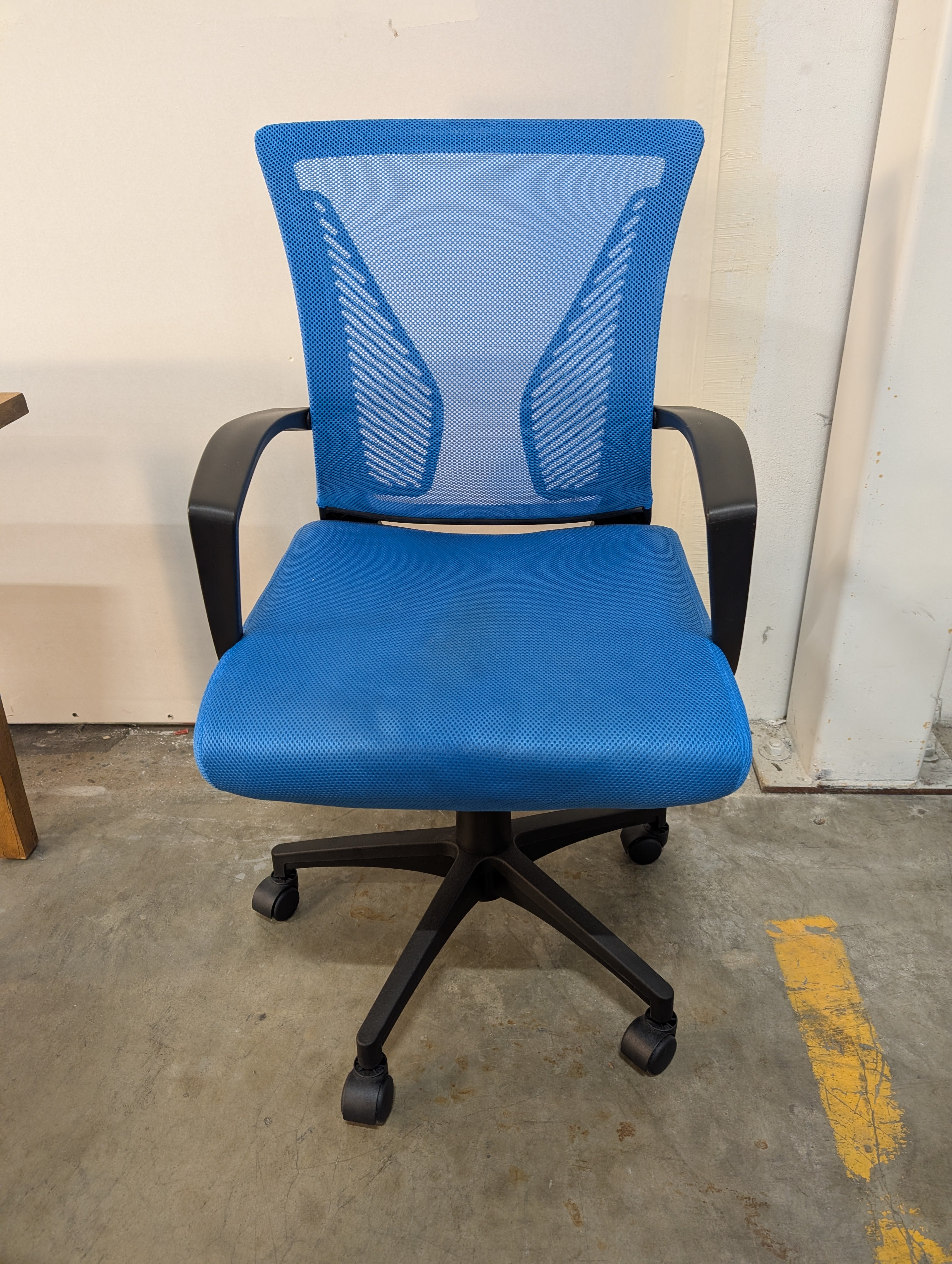 Vibrant Blue Mesh Back Office Task Chair with Armrests