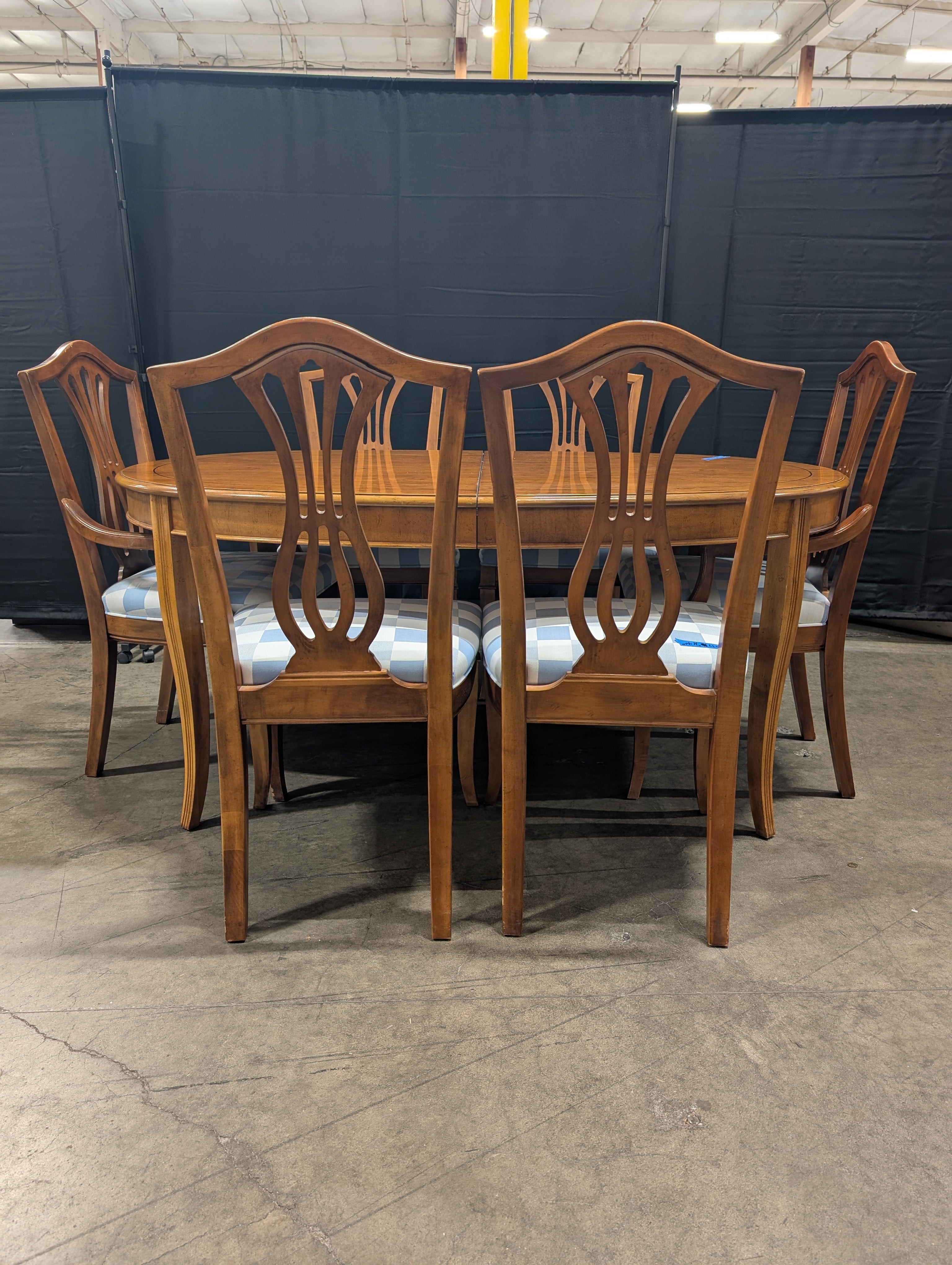 Drexel Traditional Oval Wood Dining Table with Six Dining Chairs Set