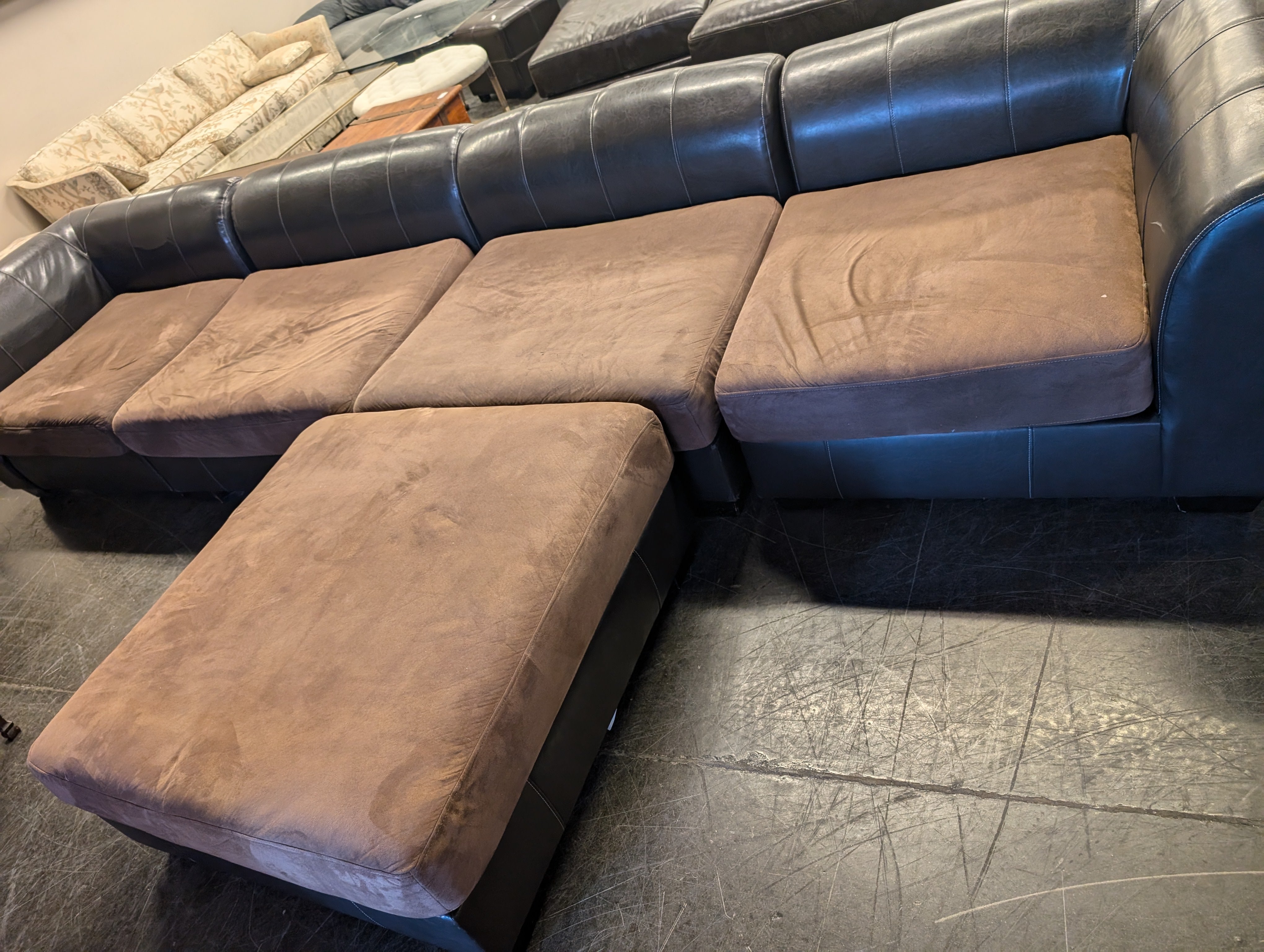 Spacious Brown Sectional Sofa with Chaise Lounge