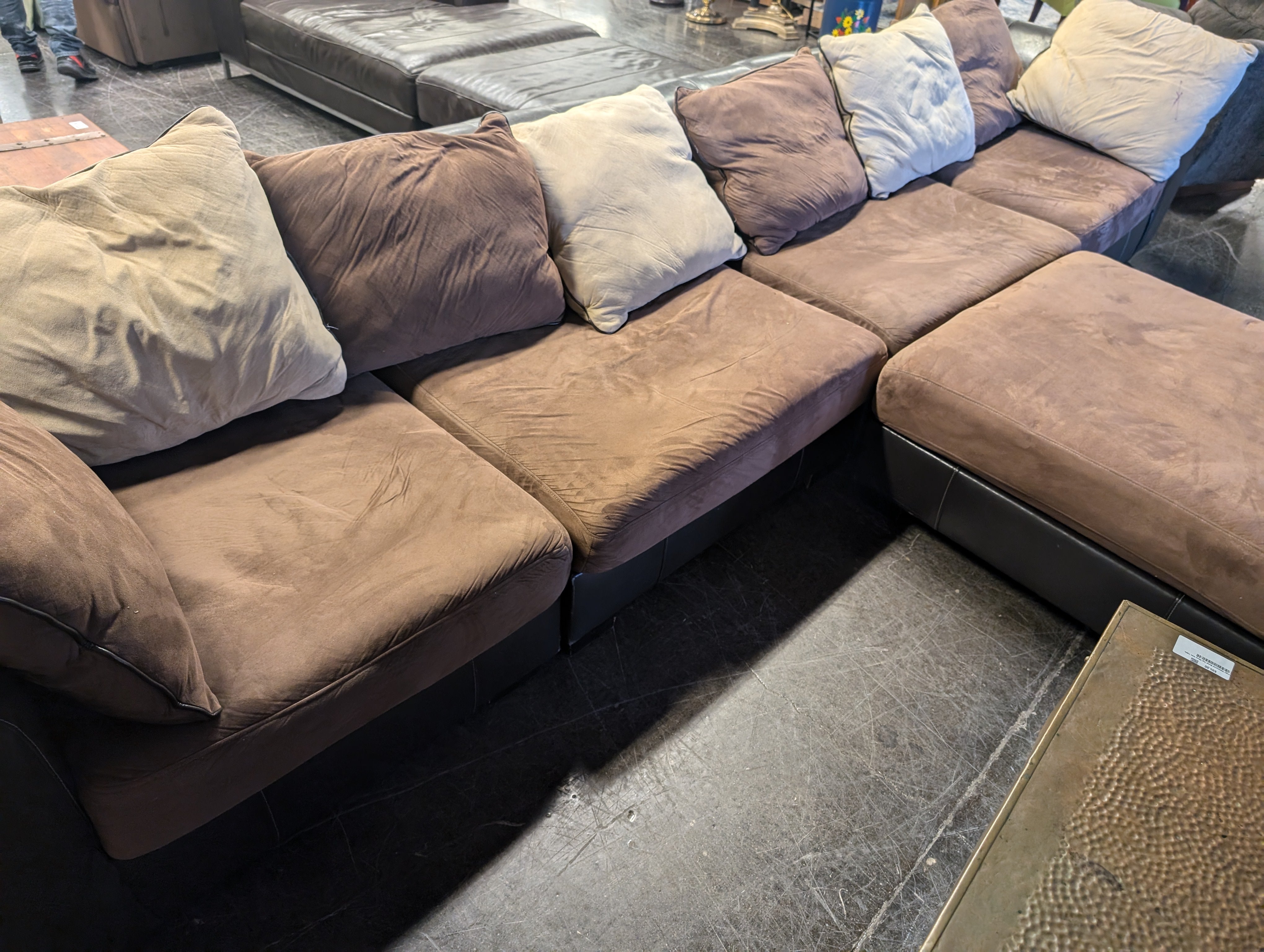 Spacious Brown Sectional Sofa with Chaise Lounge