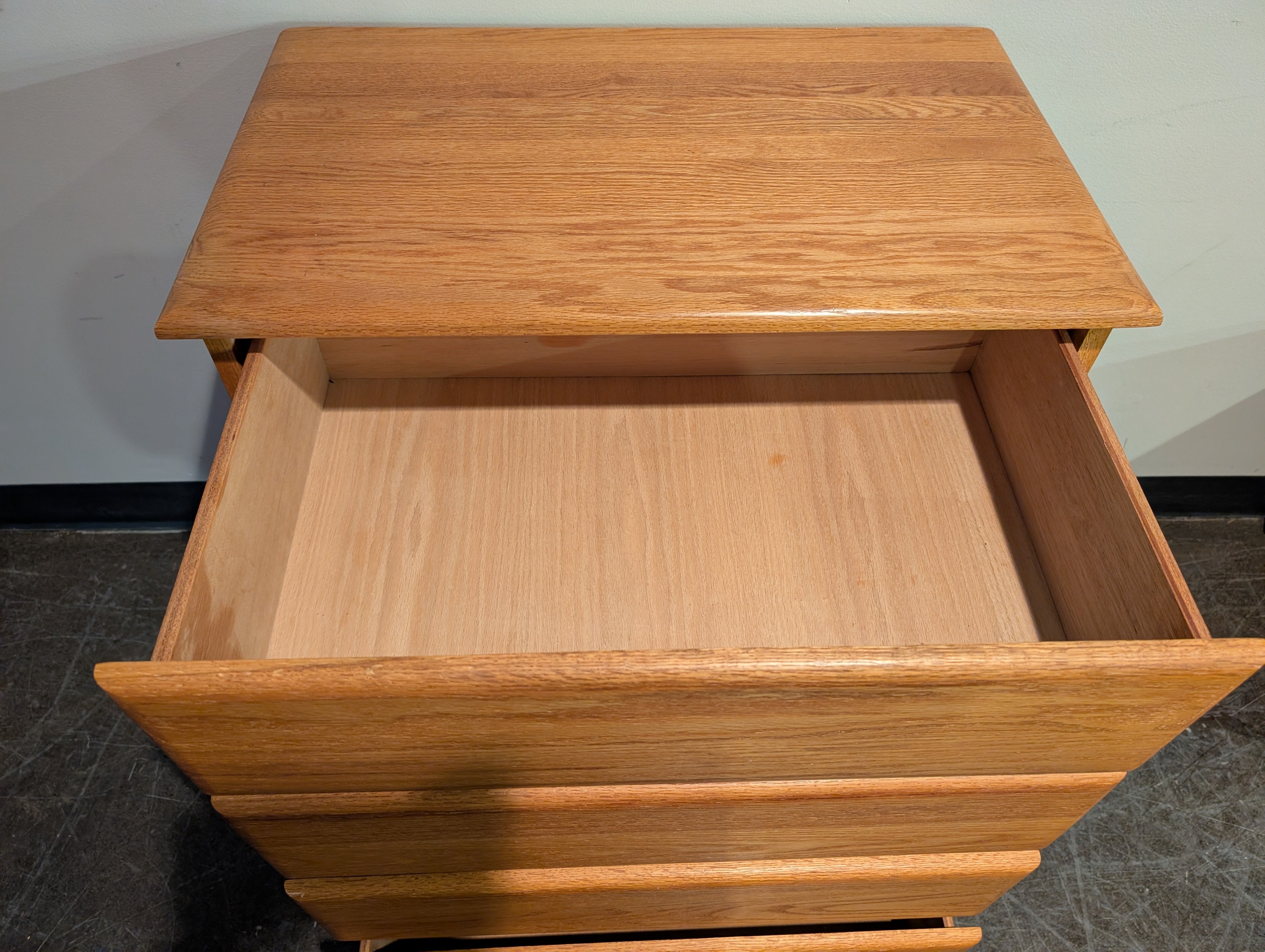 Warm Tone Wood 4-Drawer Chest of Drawers