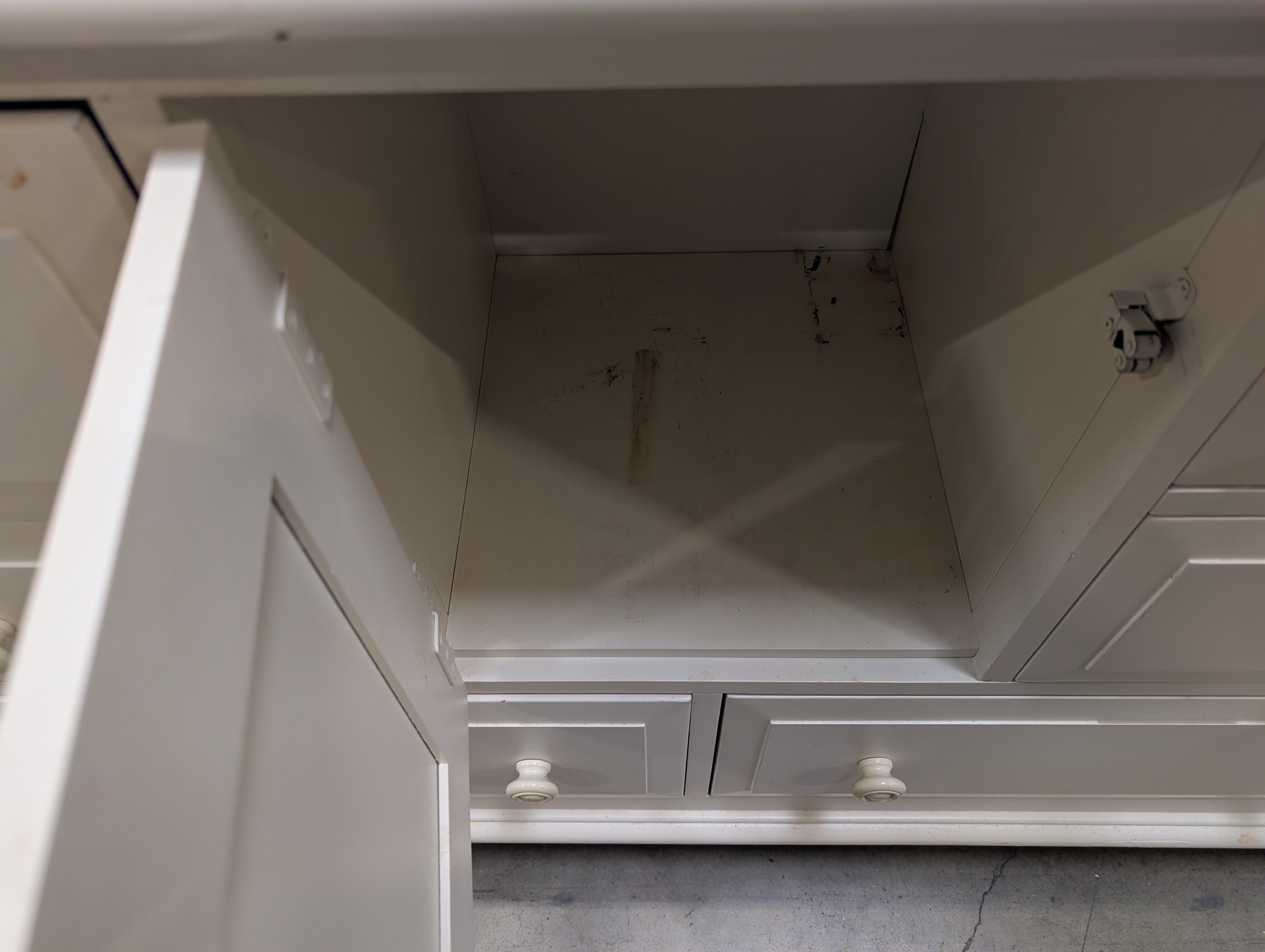 White Painted Wood Dresser