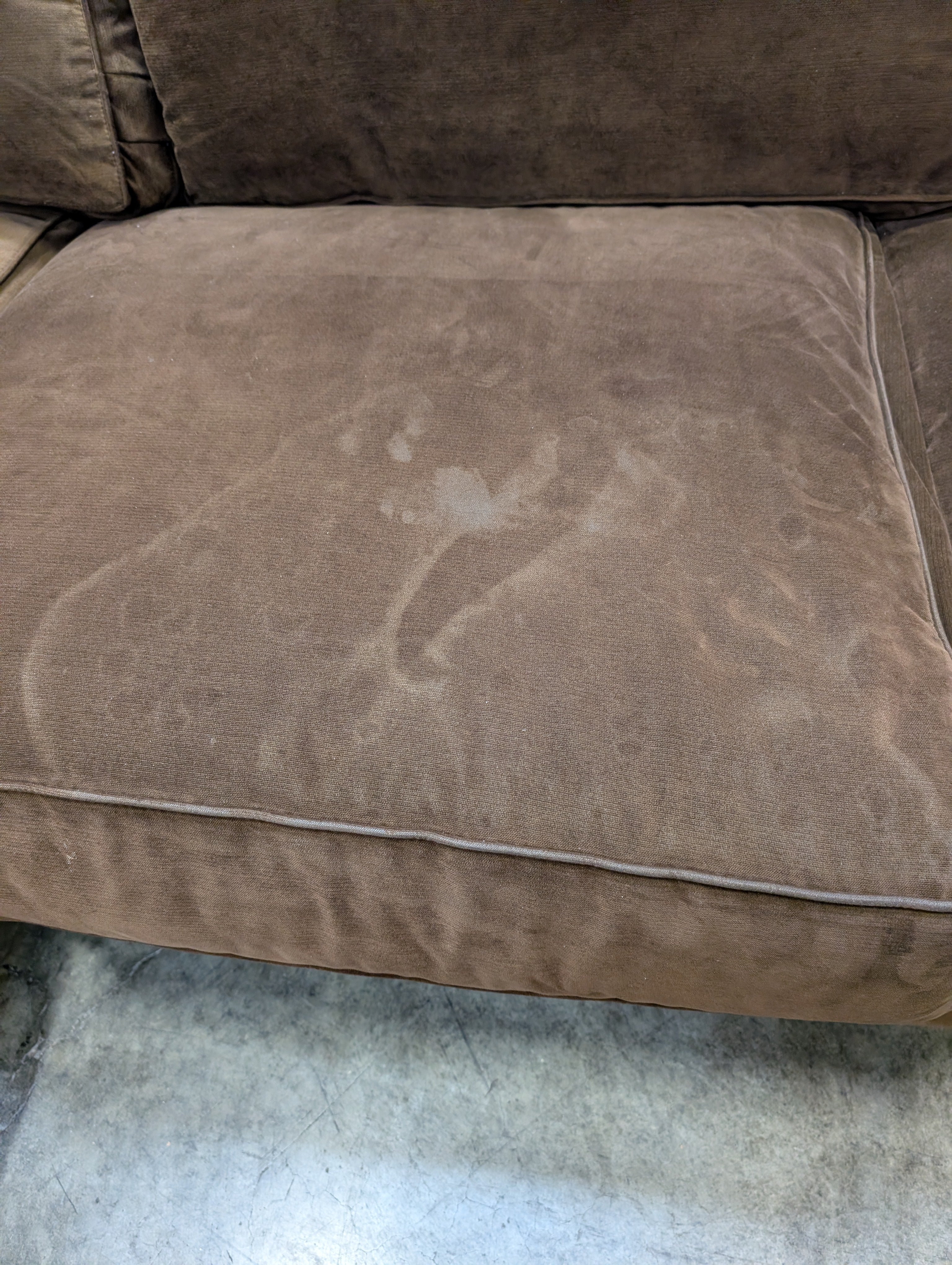 Spacious Brown Broyhill L-Shaped Sectional Sofa with Plush Upholstery USED