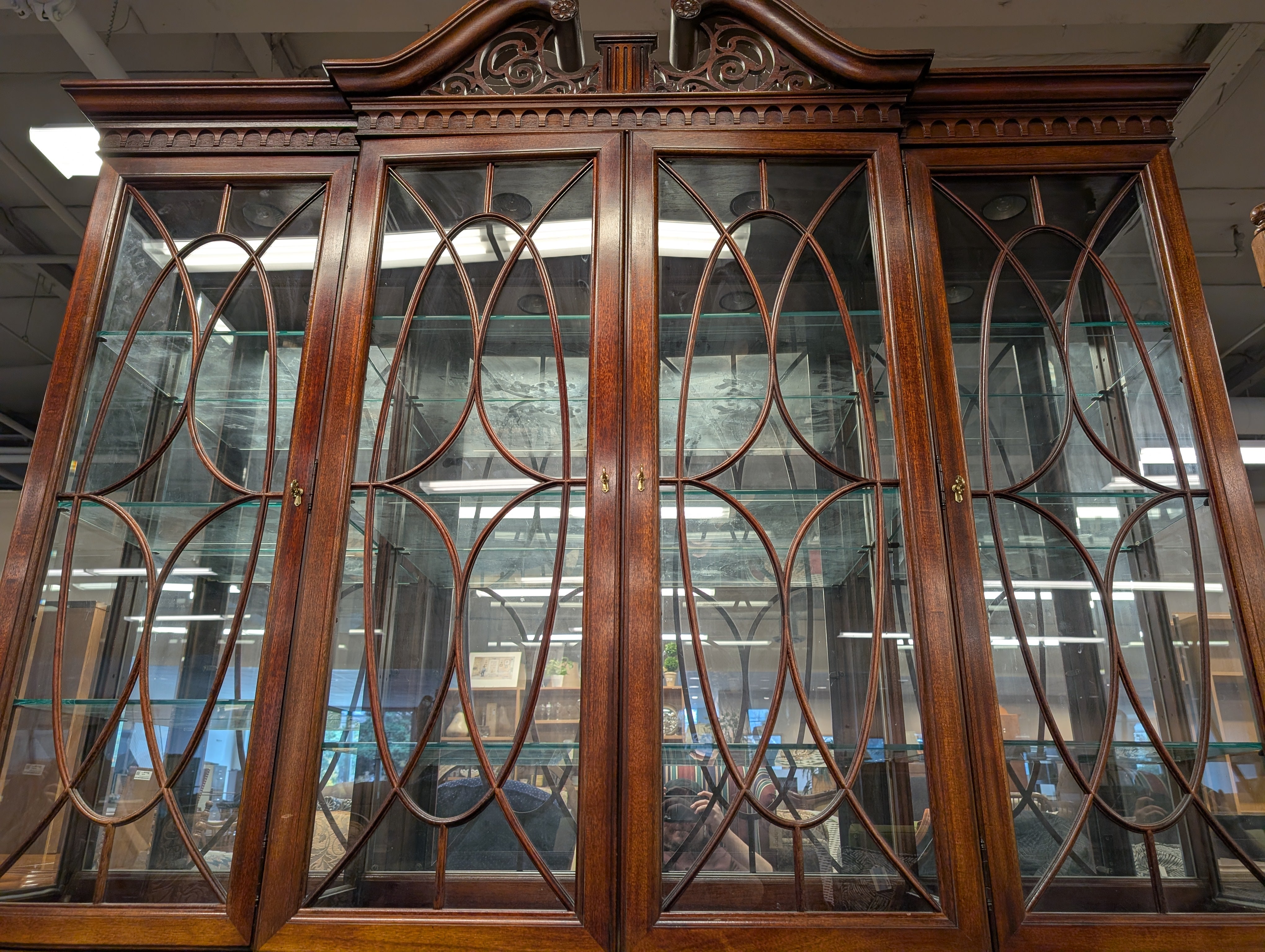 Thomasville Georgian Style Large Mahogany China Display Breakfront