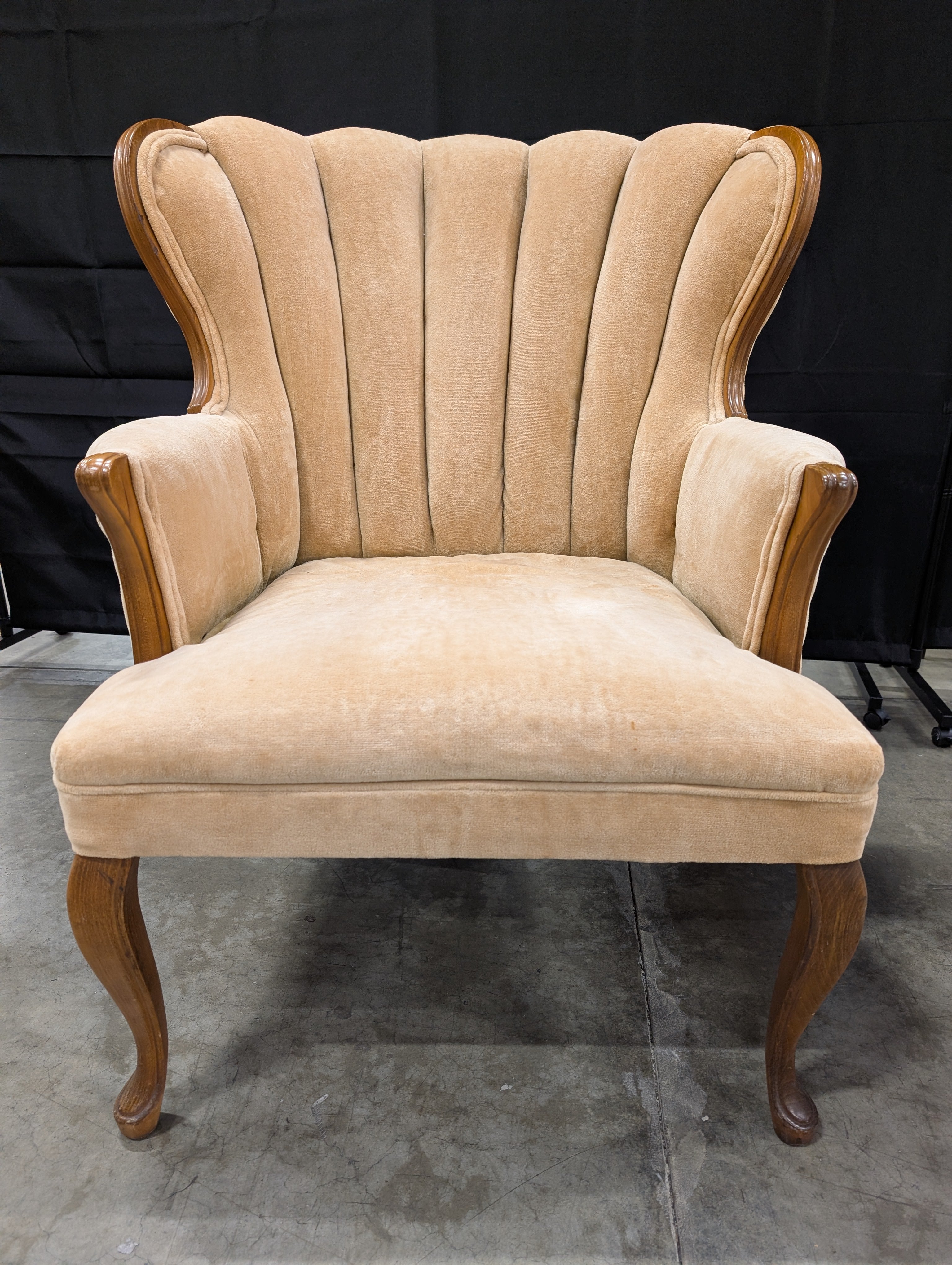 Vintage Style Fluted Back Upholstered Armchair