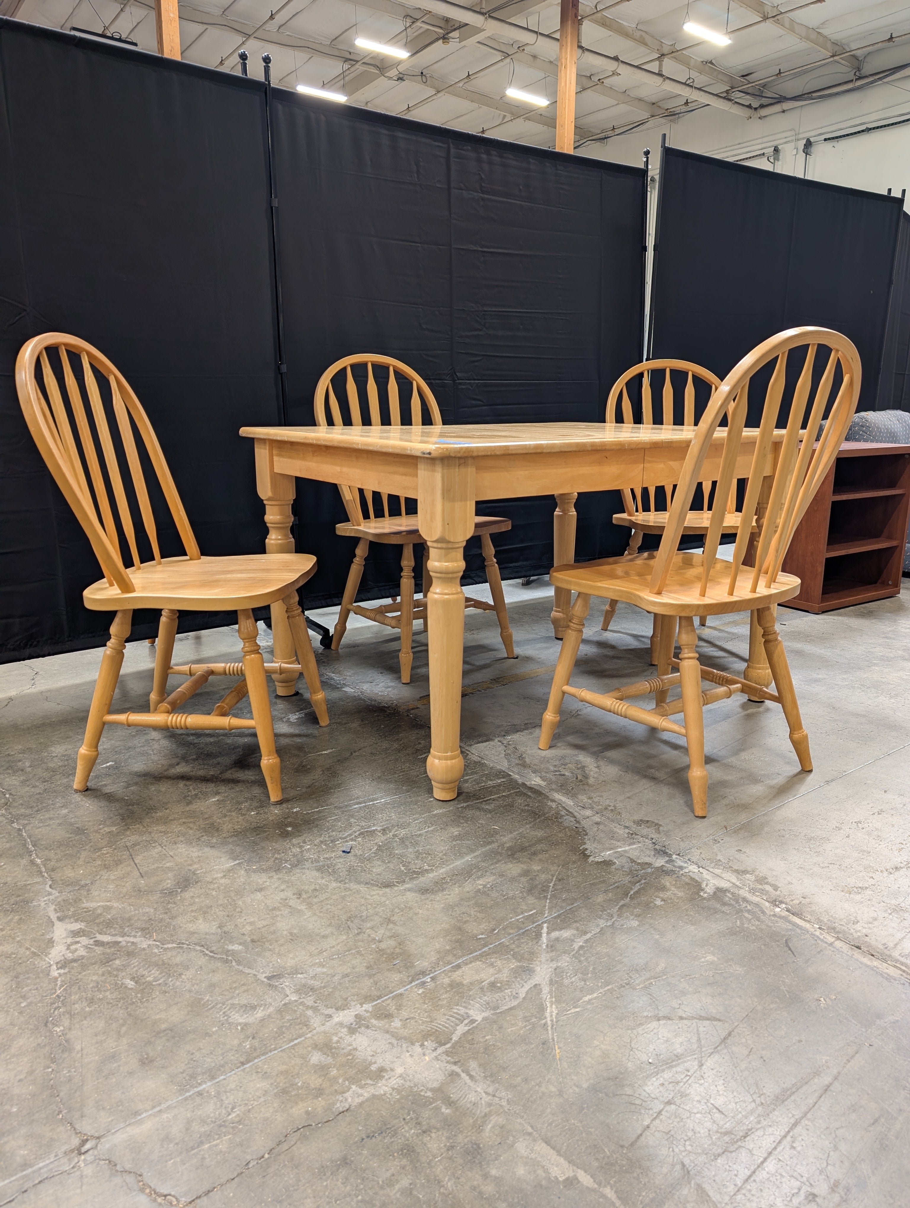 Five-Piece Windsor Style Dining Table in Light Wood
