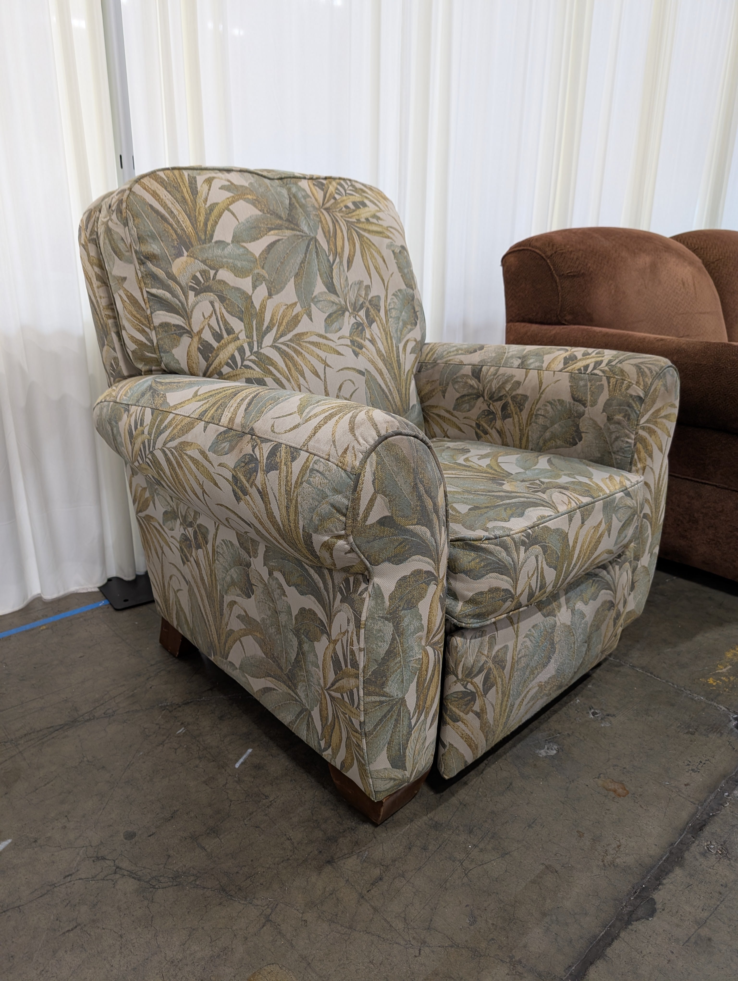 Green Botanical Print Upholstered Recliner