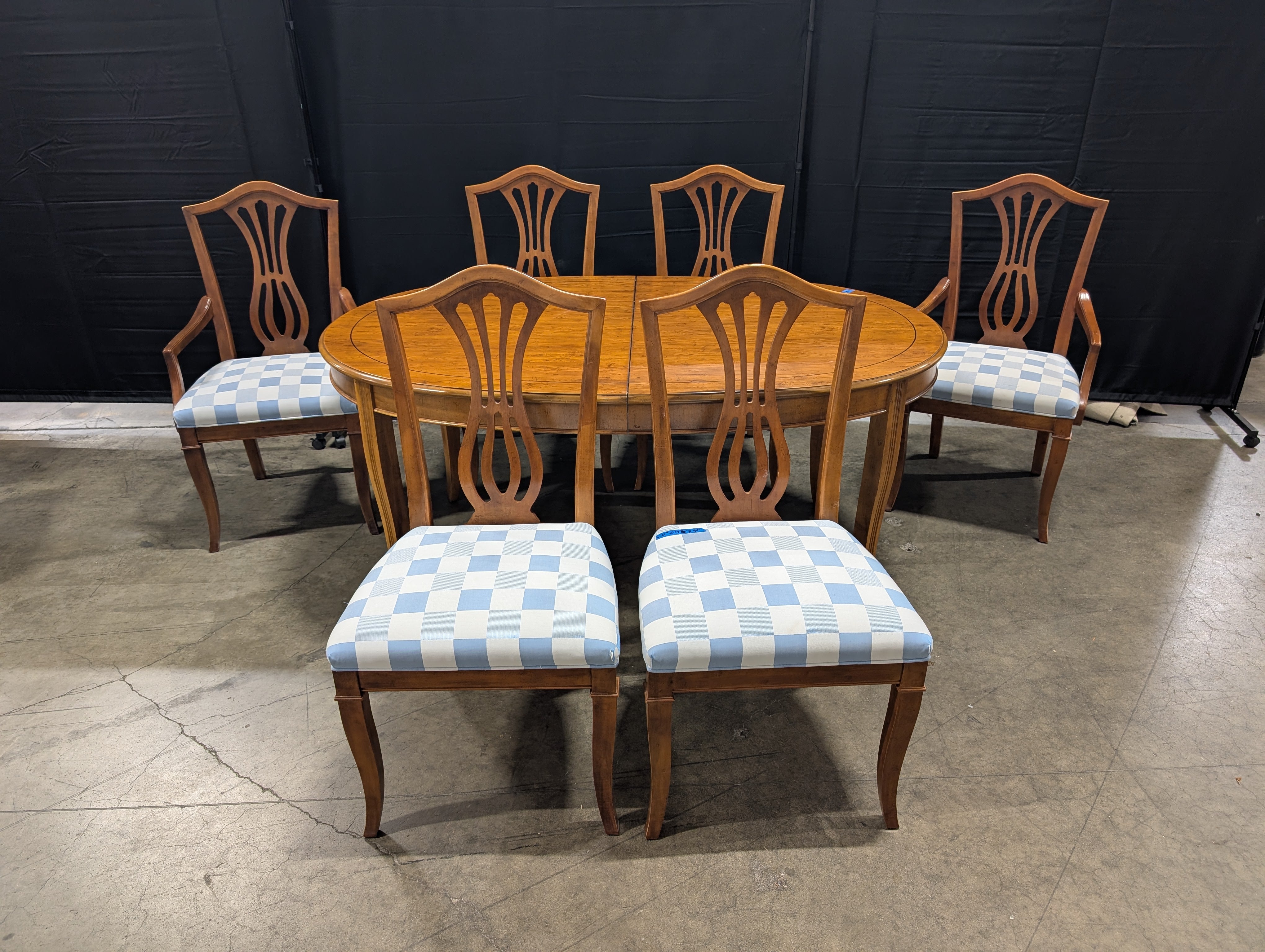 Drexel Traditional Oval Wood Dining Table with Six Dining Chairs Set