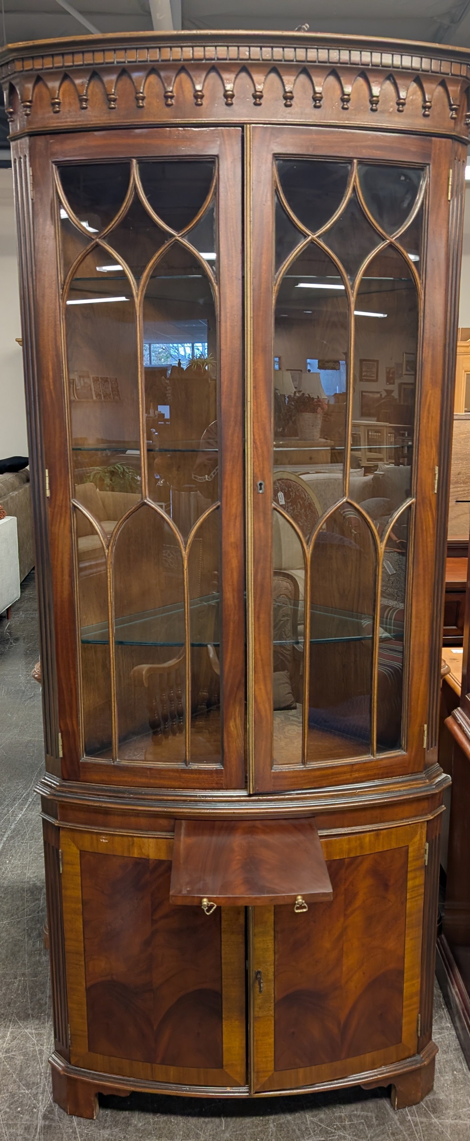 Traditional Dark Wood Corner Display Cabinet with Glass Door