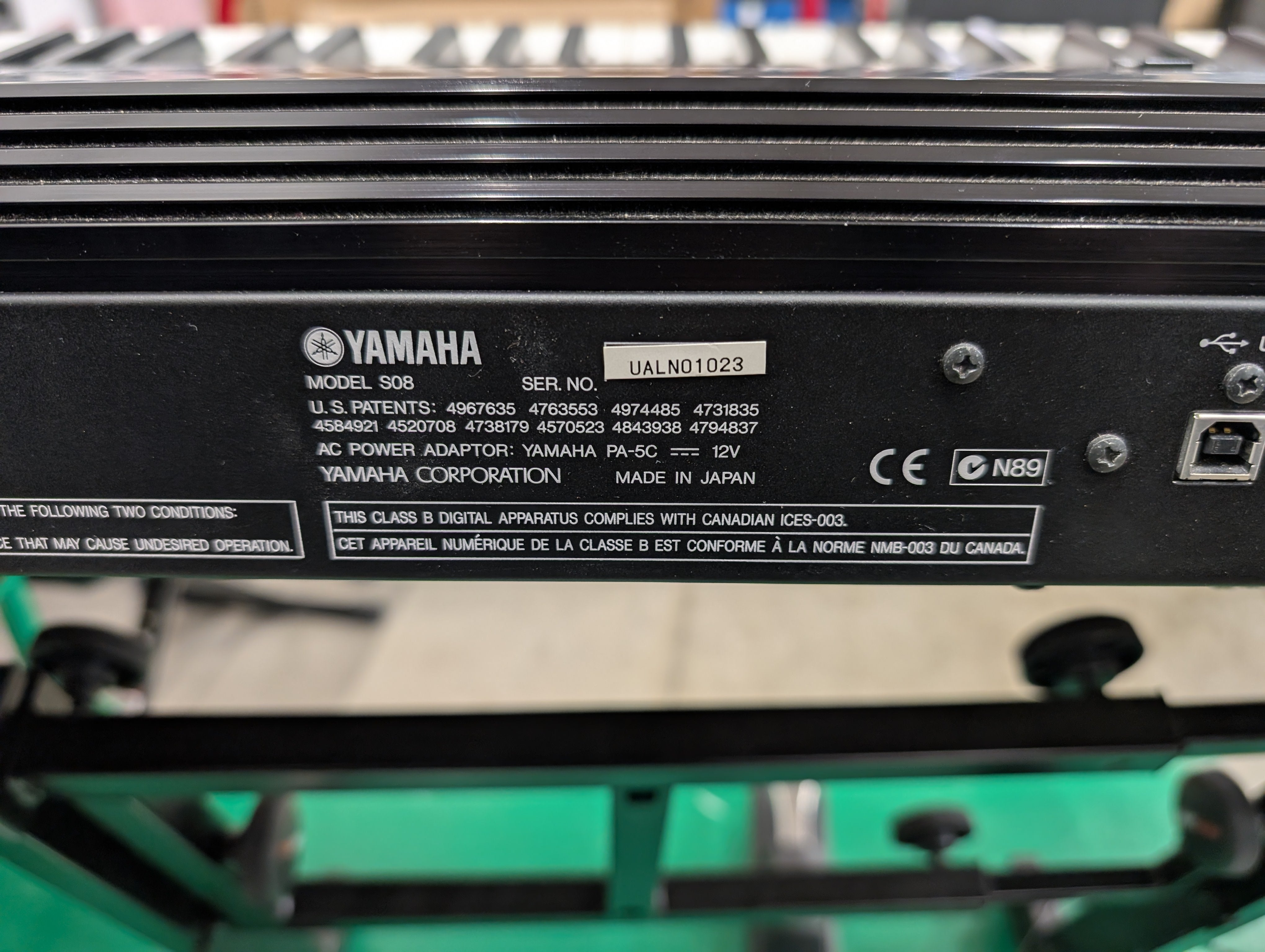 Yamaha S08 88-Key Digital Synthesizer Keyboard