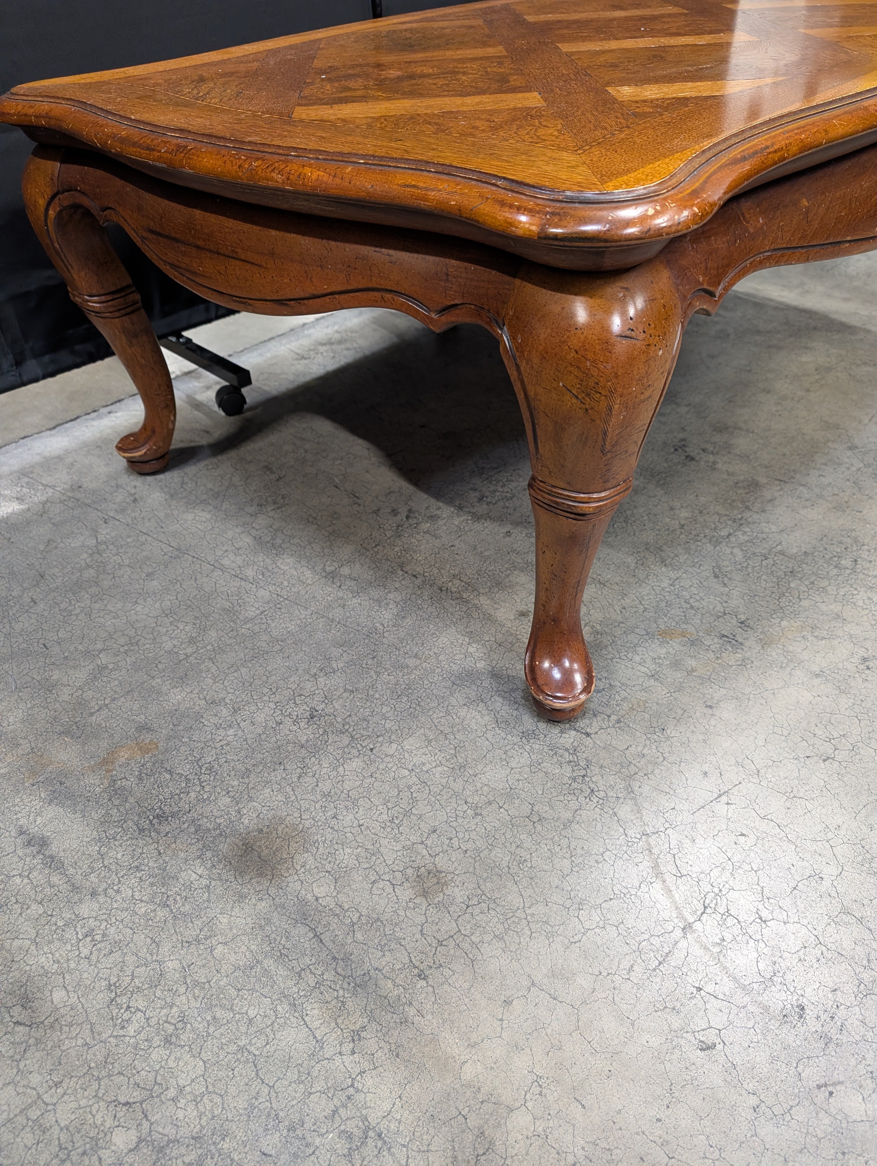 Inlaid Wood Coffee Table with Scalloped Edges
