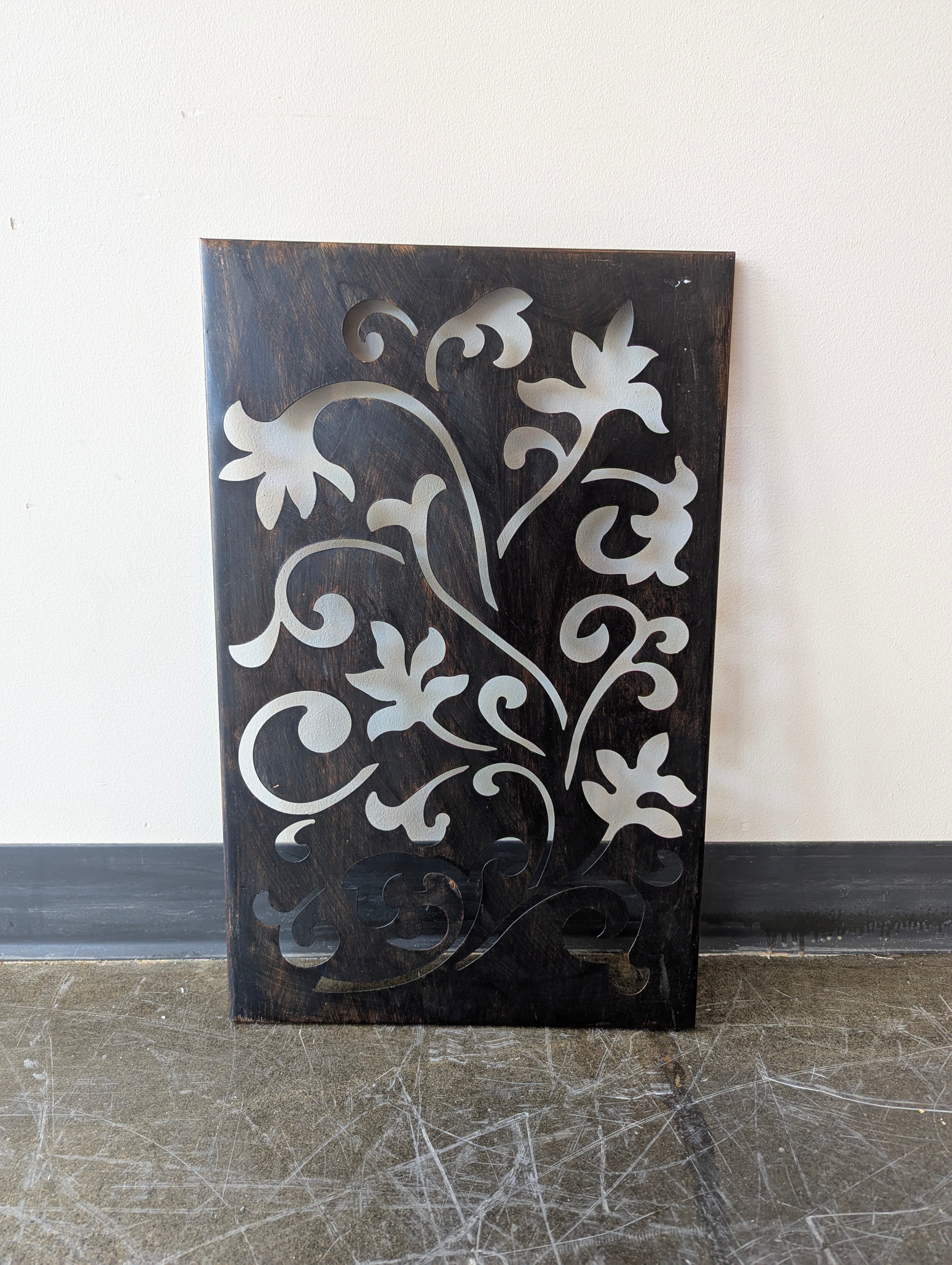 Metal Flower and Leaf Design
