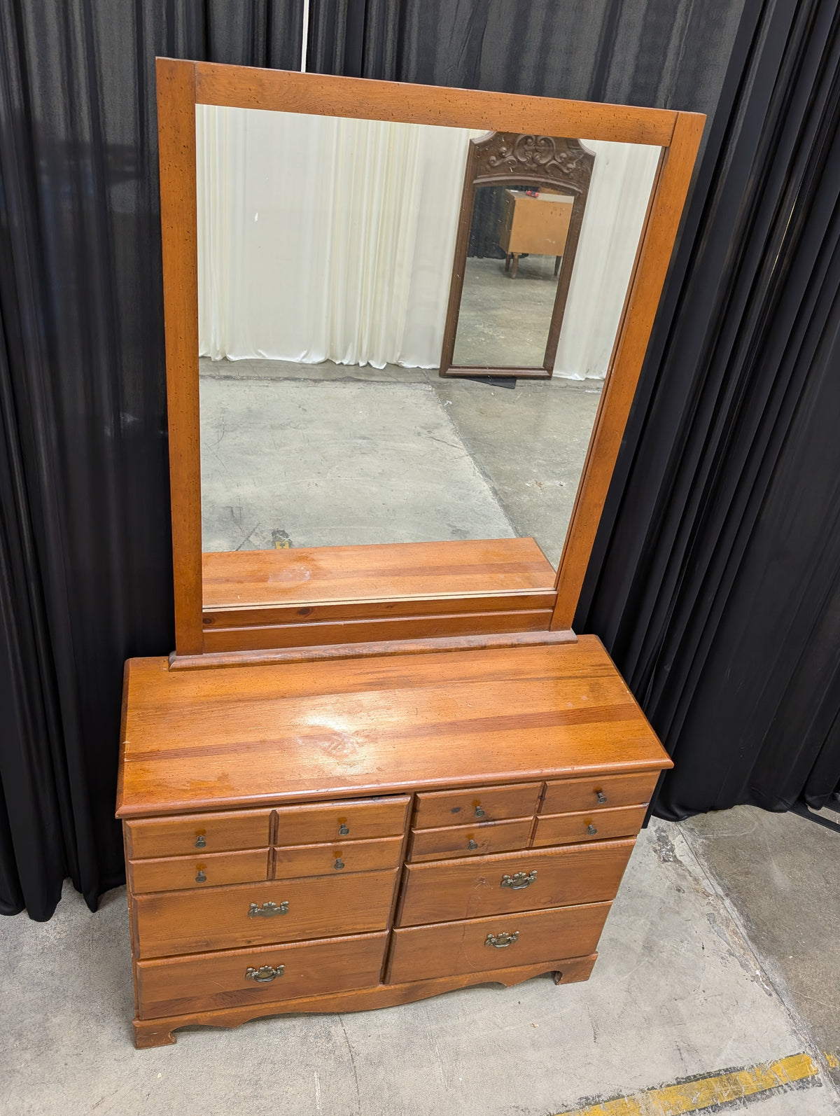 Vintage Colonial-Style Maple 8-Drawer Double Dresser with Detachable Mirror