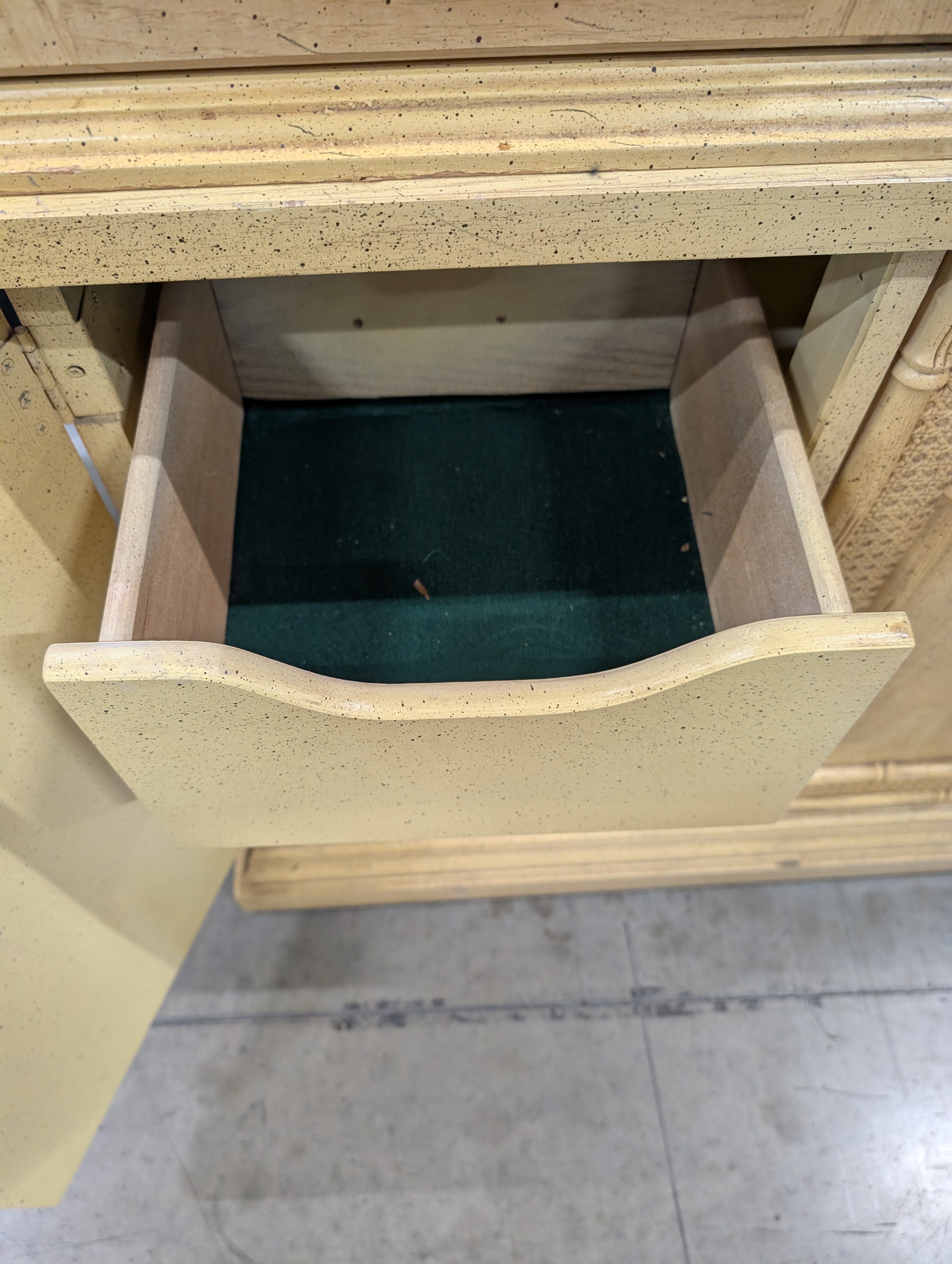 Vintage Chinoiserie Style Display Cabinet with Bamboo Detailing