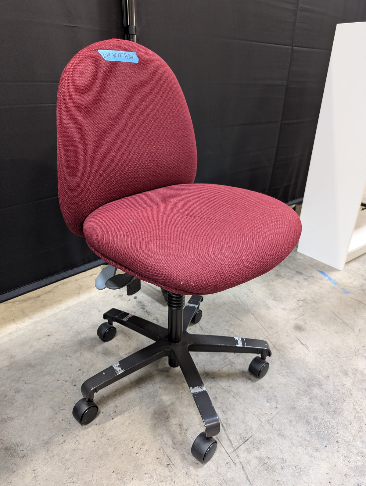 Burgundy Armless Swivel Office Chair in Fabric